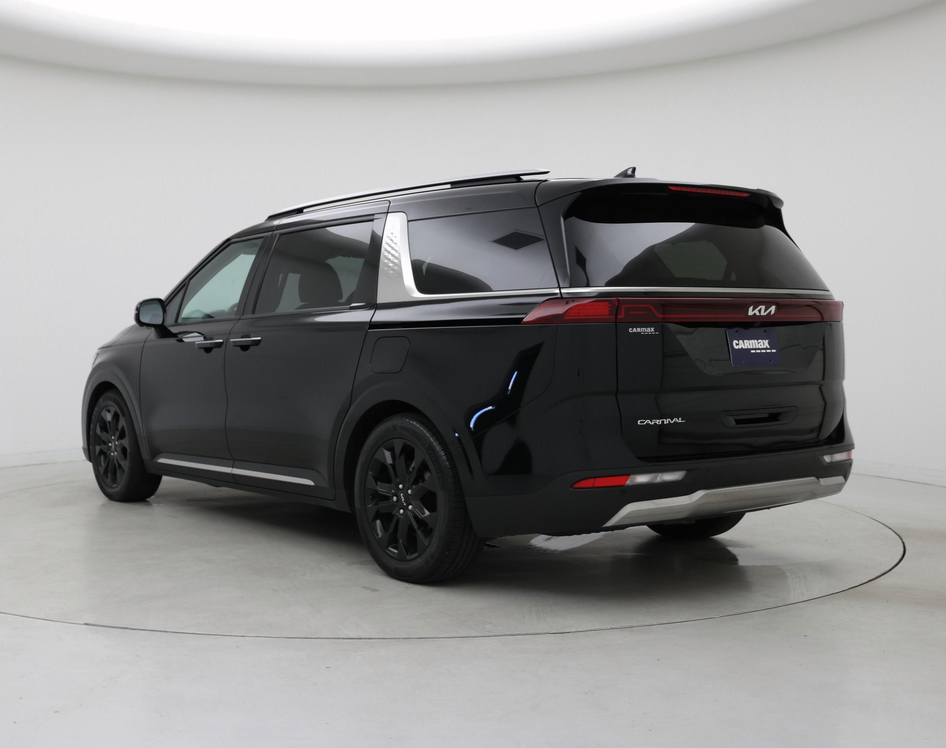 Thumbnail: 2023 Kia Carnival - 2