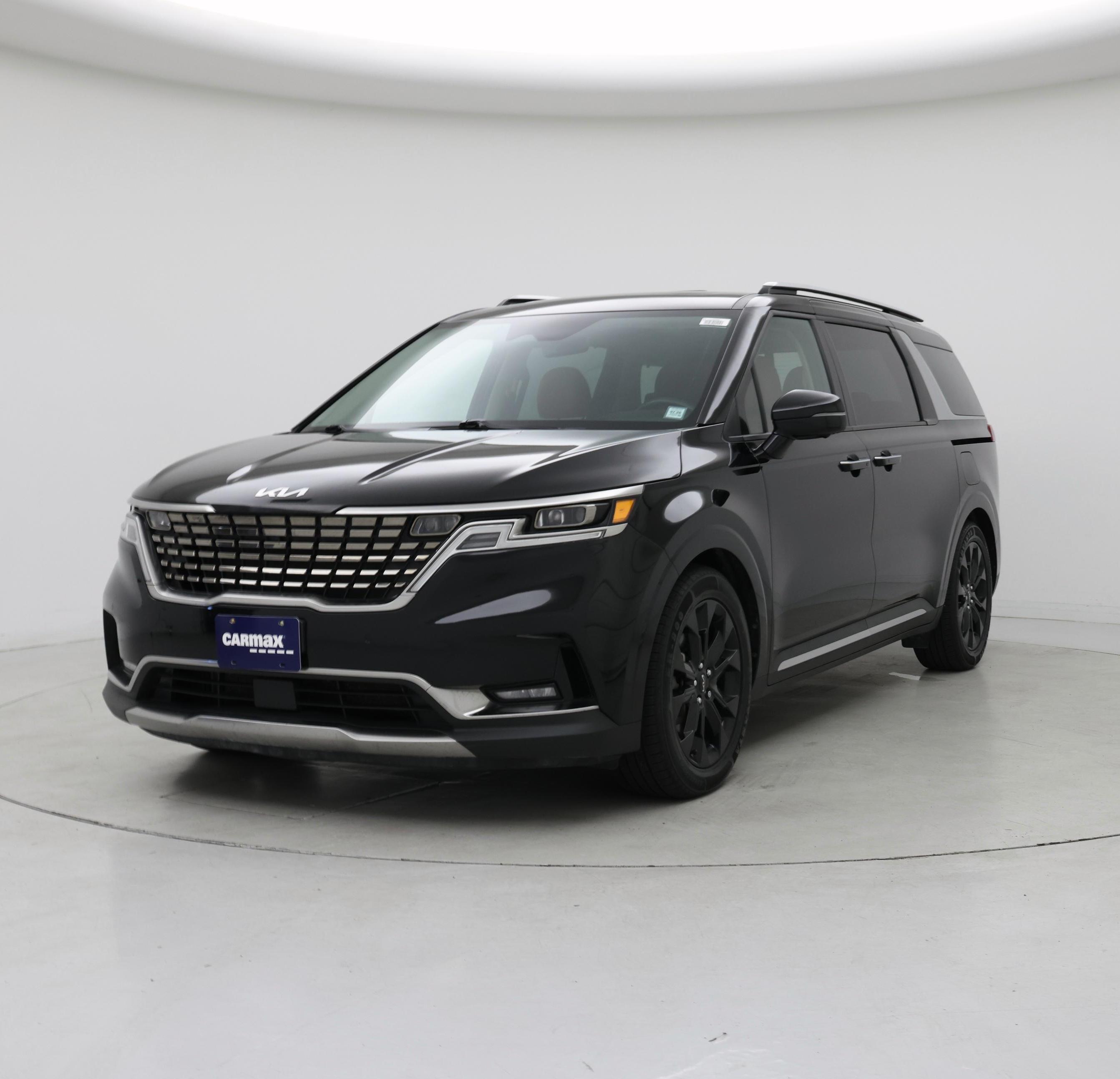 Thumbnail: 2023 Kia Carnival - 4