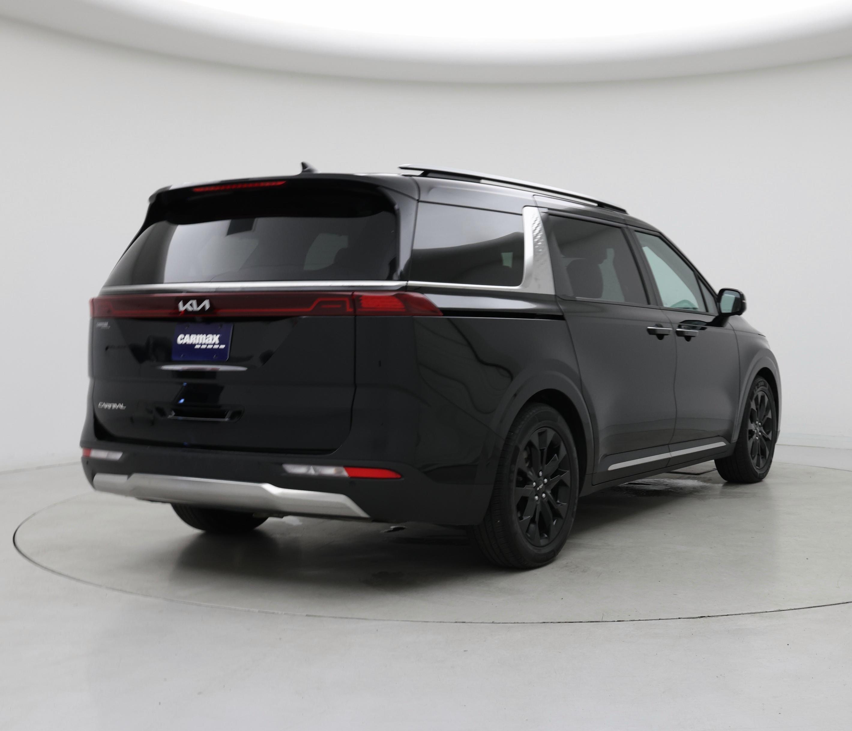 Thumbnail: 2023 Kia Carnival - 8