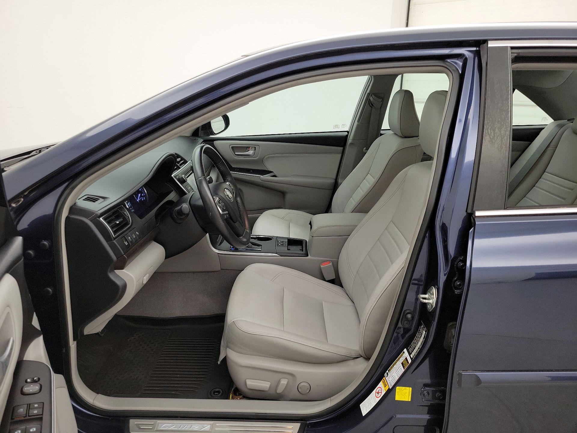 Thumbnail: 2016 Toyota Camry - 11