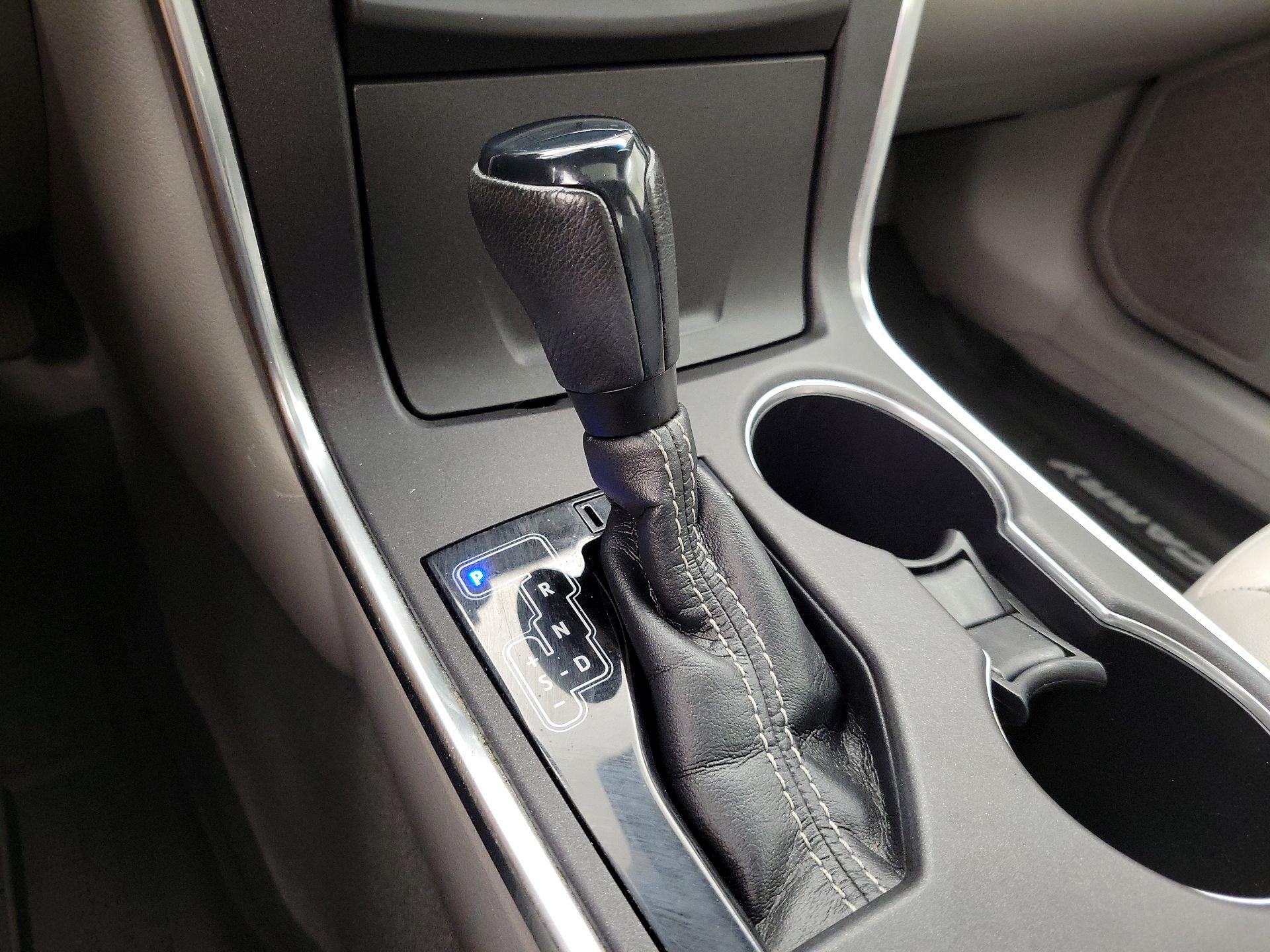 Thumbnail: 2016 Toyota Camry - 18