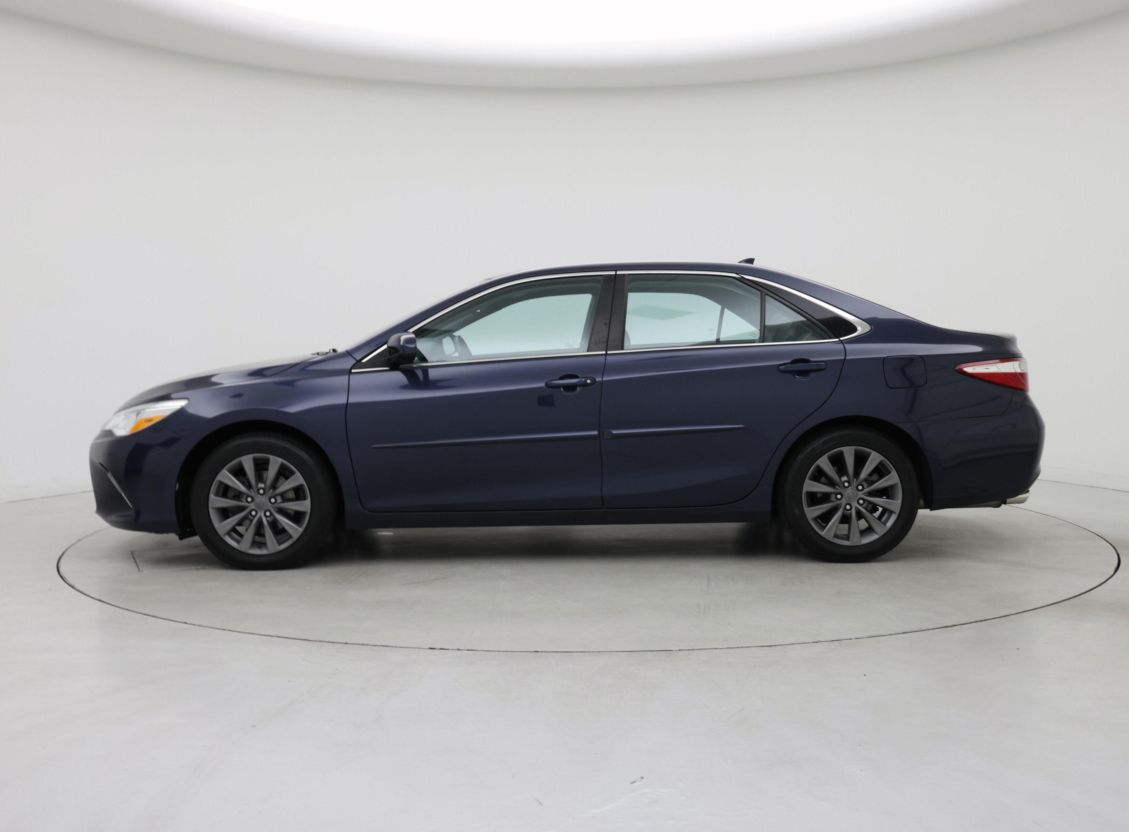 Thumbnail: 2016 Toyota Camry - 3