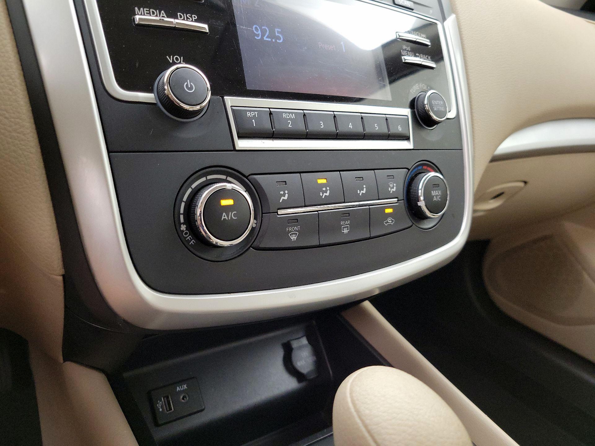 Thumbnail: 2017 Nissan Altima - 16