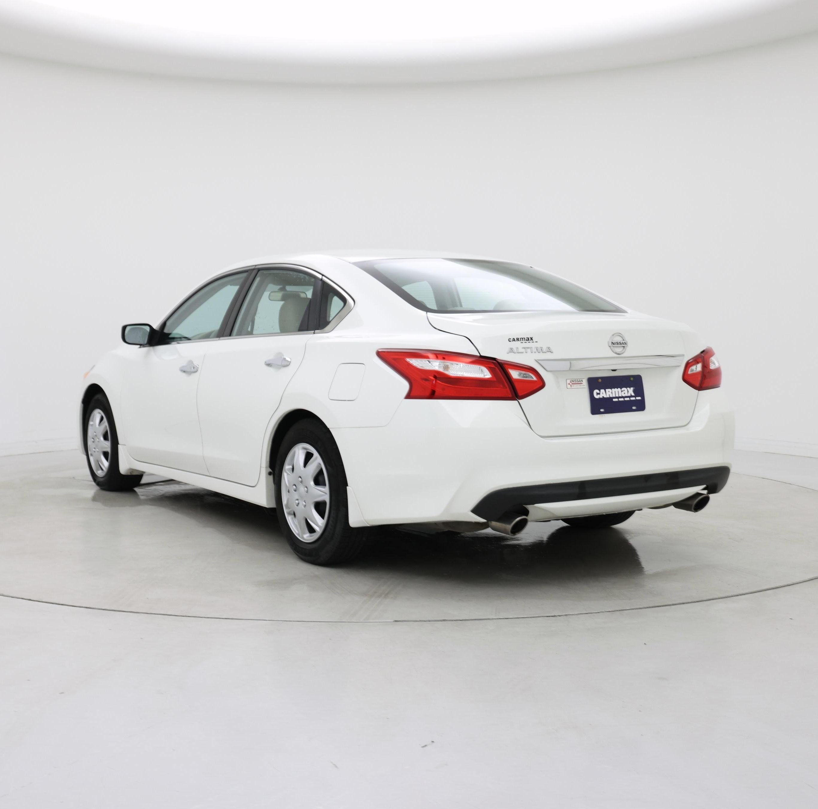 Thumbnail: 2017 Nissan Altima - 2