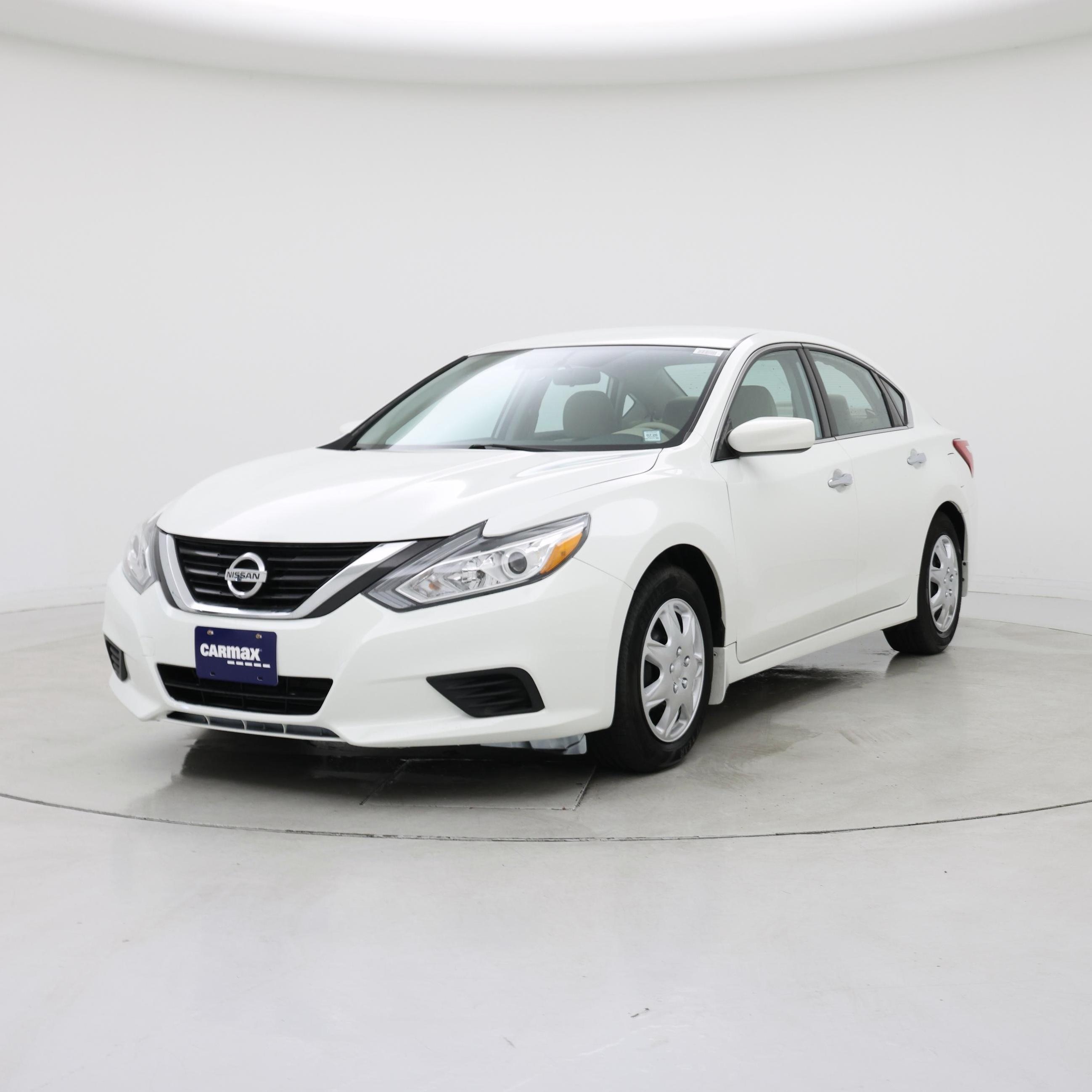 Thumbnail: 2017 Nissan Altima - 4