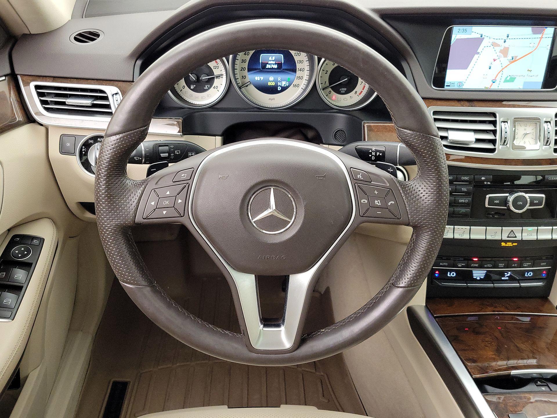 Thumbnail: 2014 Mercedes-Benz E-Class - 10