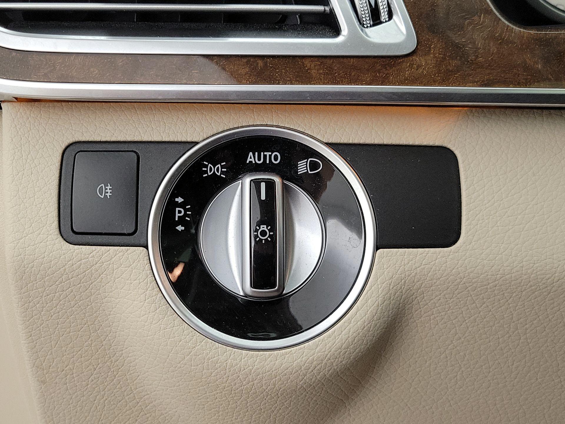 Thumbnail: 2014 Mercedes-Benz E-Class - 13