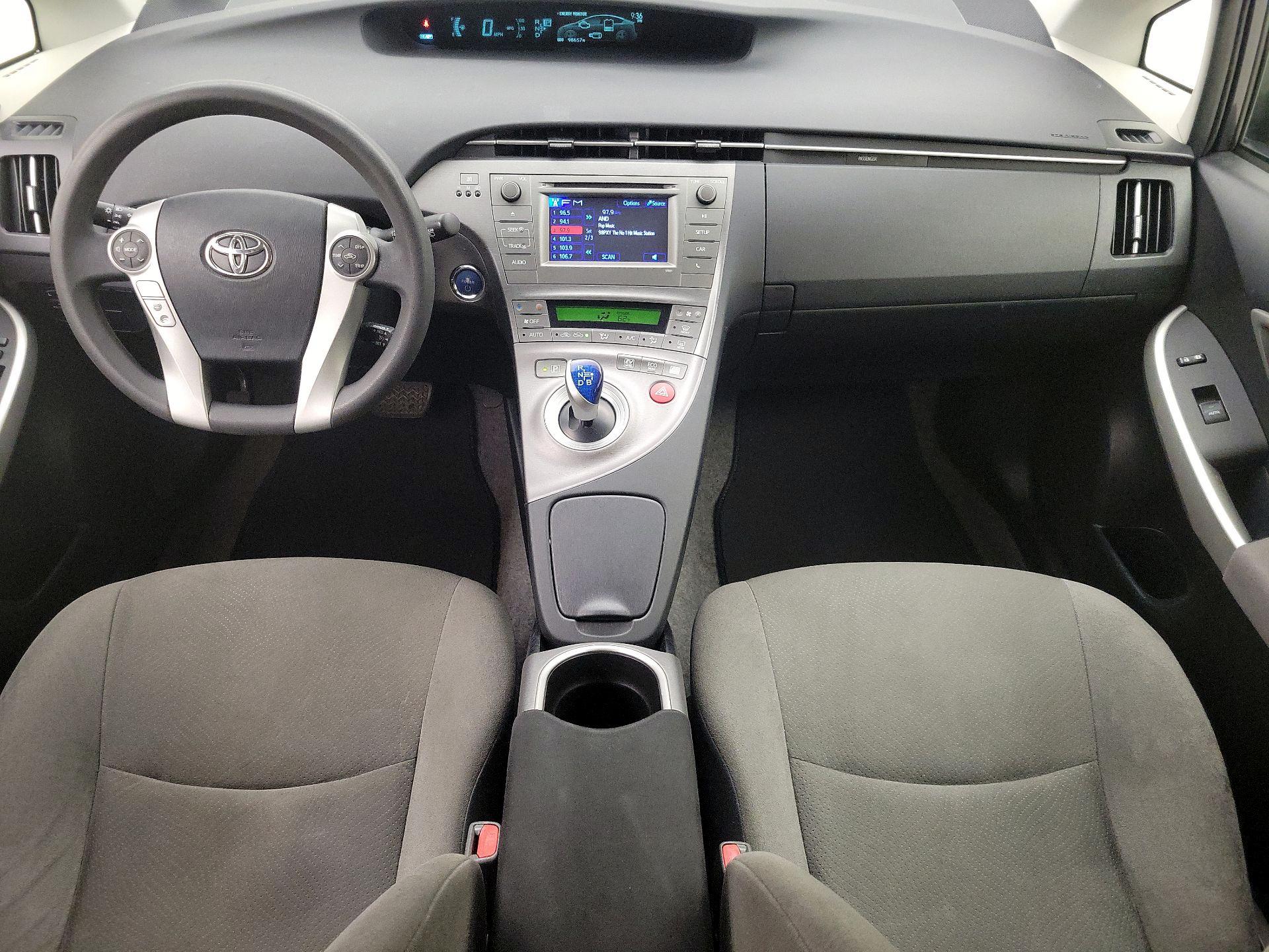 Thumbnail: 2015 Toyota Prius - 9
