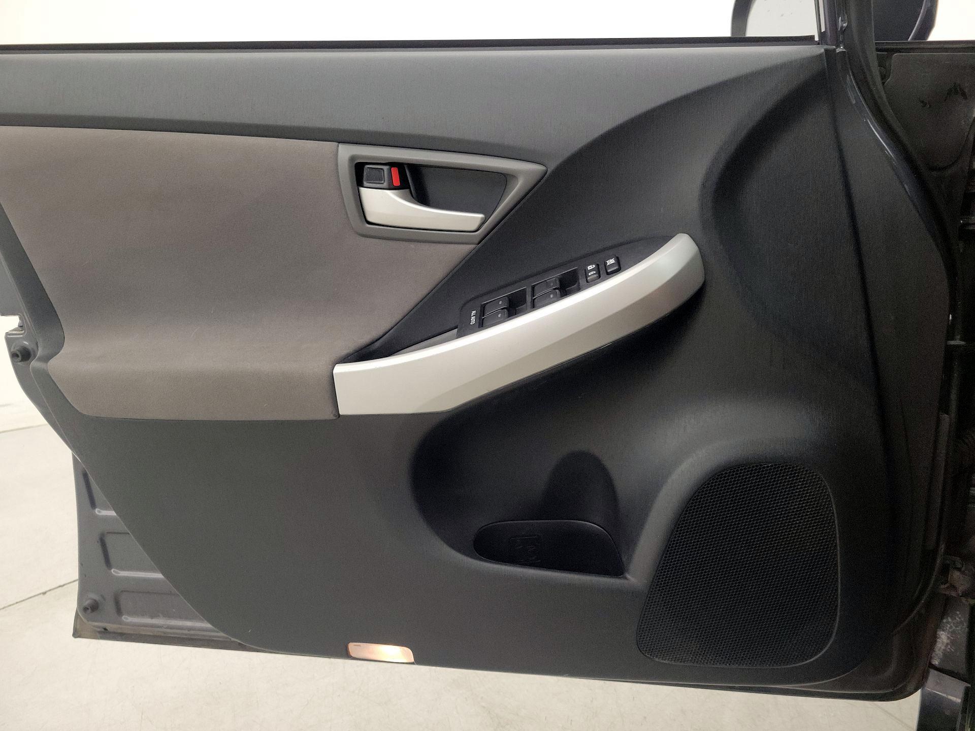 Thumbnail: 2015 Toyota Prius - 12