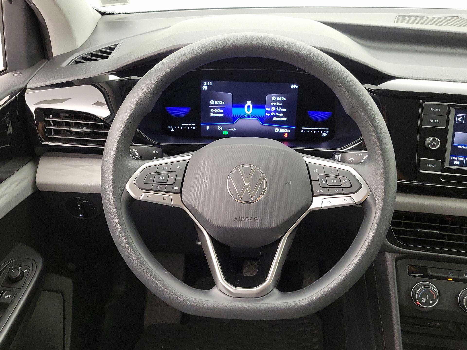 Thumbnail: 2022 Volkswagen Taos - 10