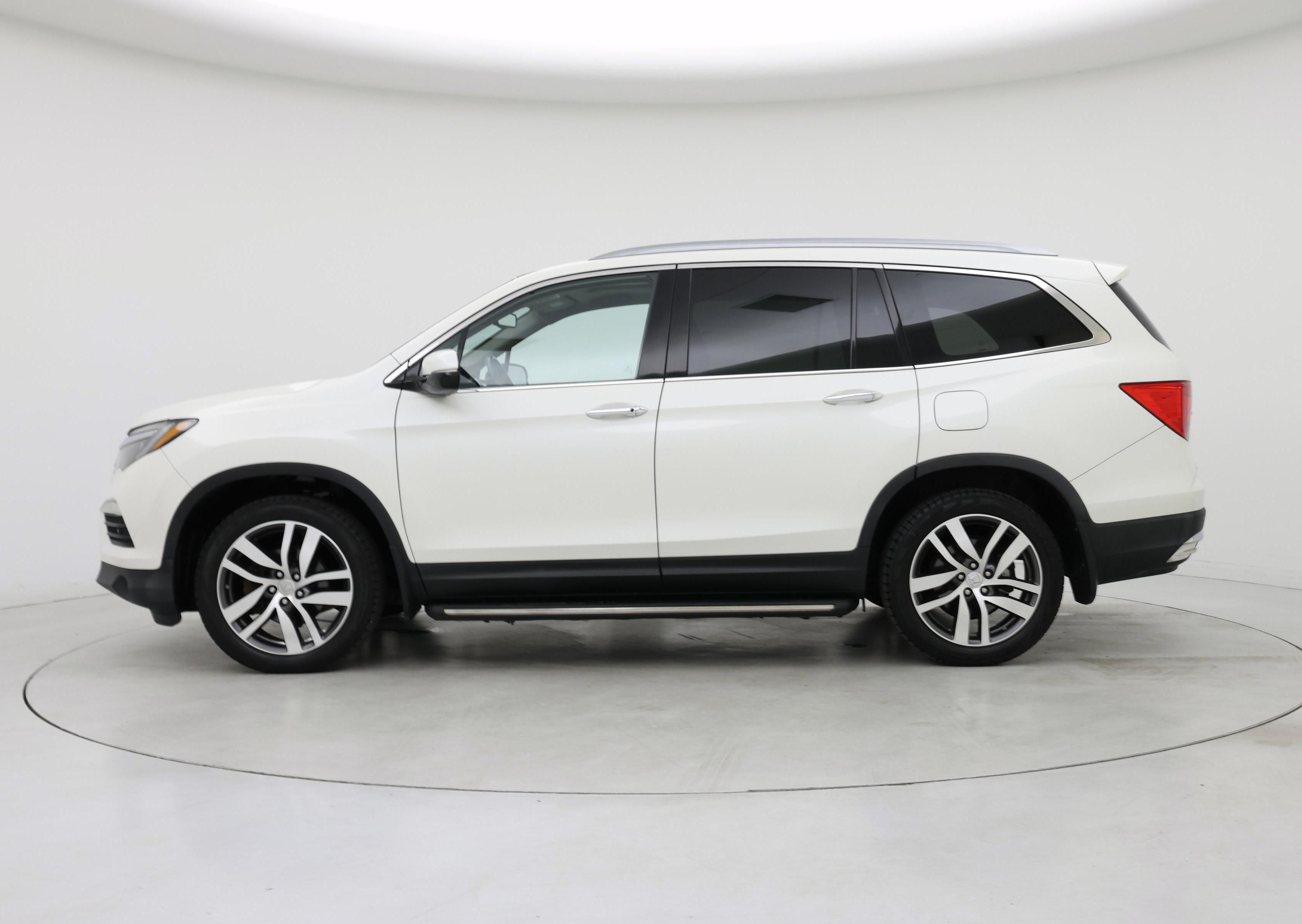 Thumbnail: 2016 Honda Pilot - 3