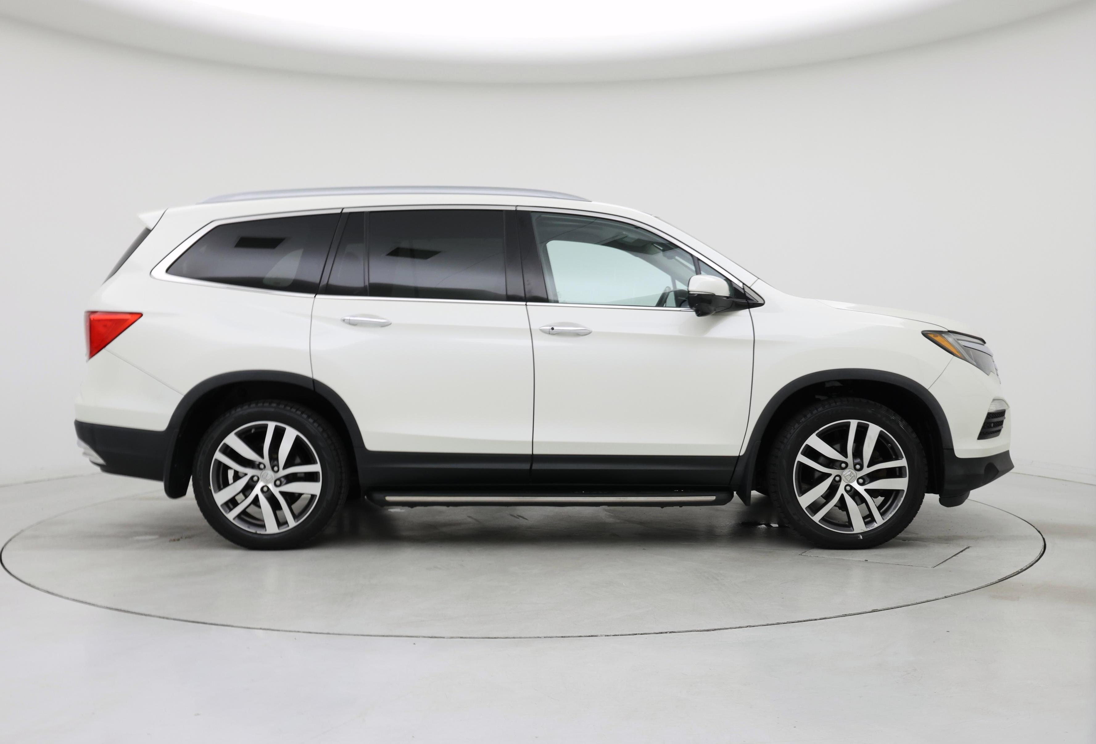 Thumbnail: 2016 Honda Pilot - 7
