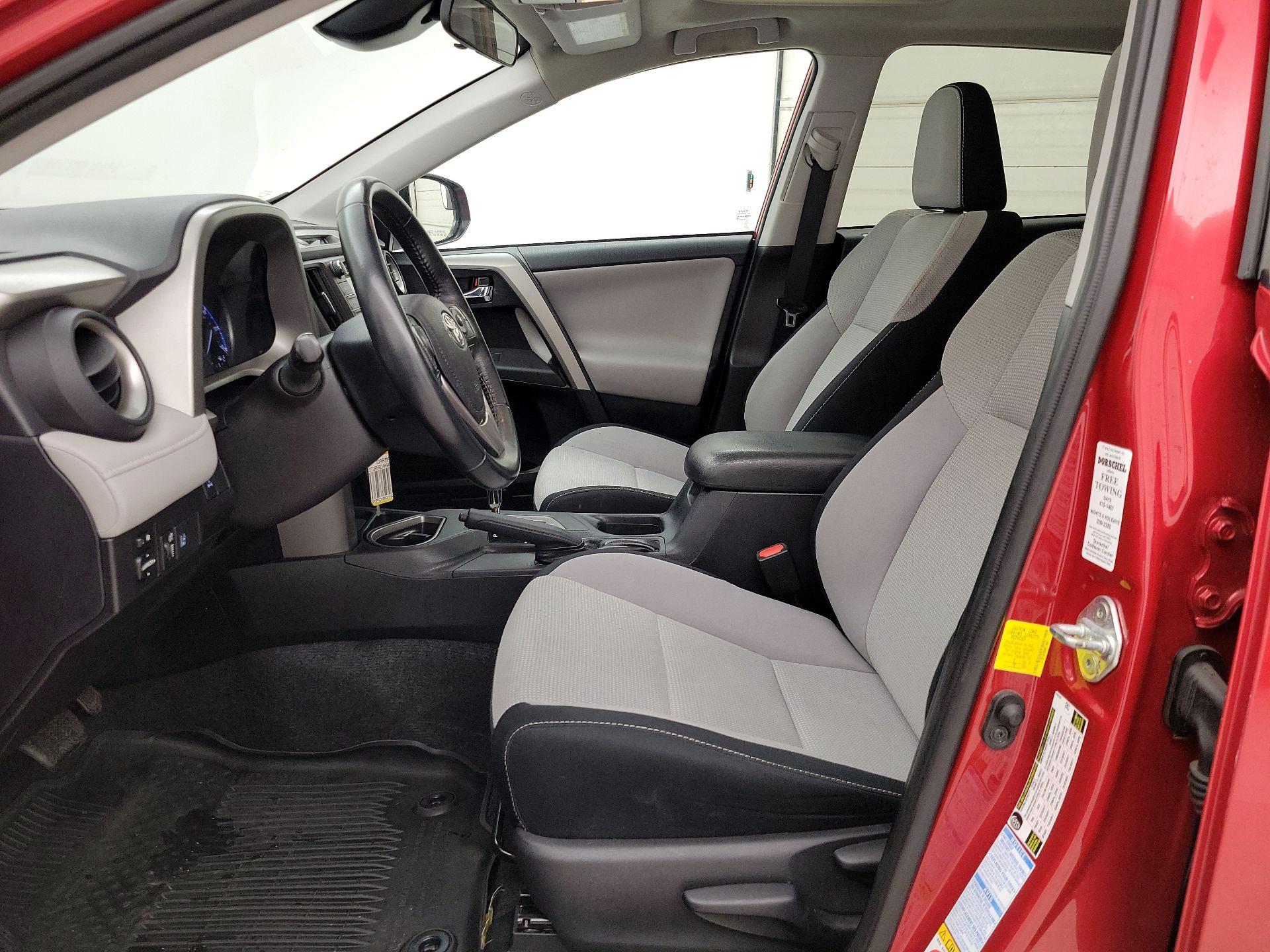 Thumbnail: 2017 Toyota RAV4 - 11