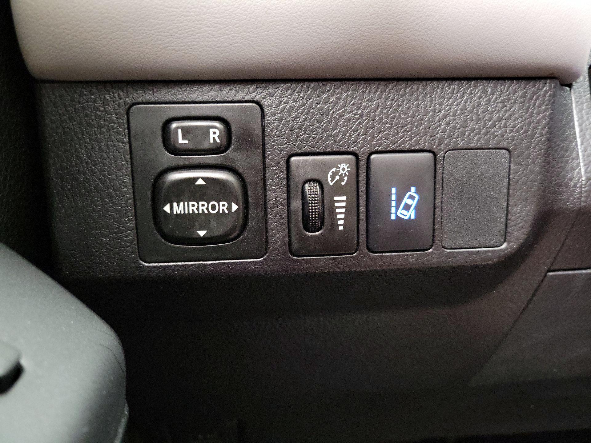 Thumbnail: 2017 Toyota RAV4 - 13