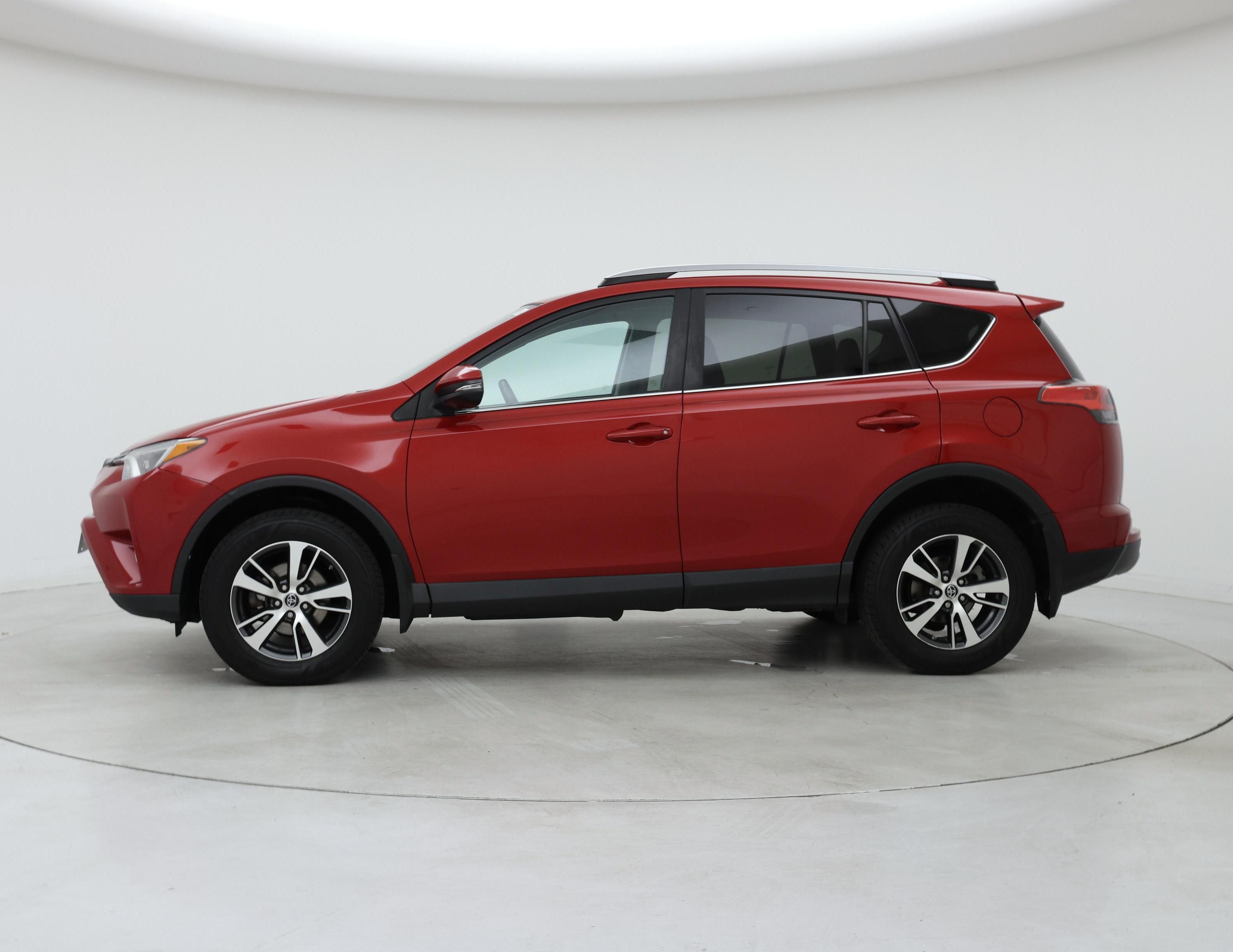 Thumbnail: 2017 Toyota RAV4 - 3