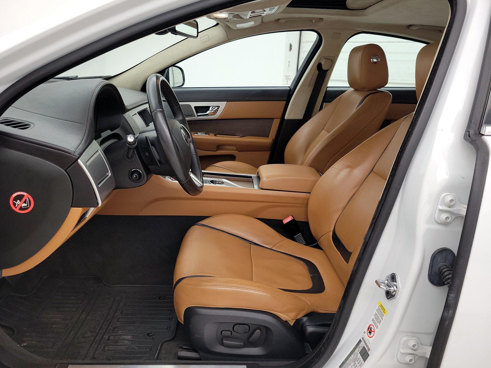 Thumbnail: 2015 Jaguar XF - 11