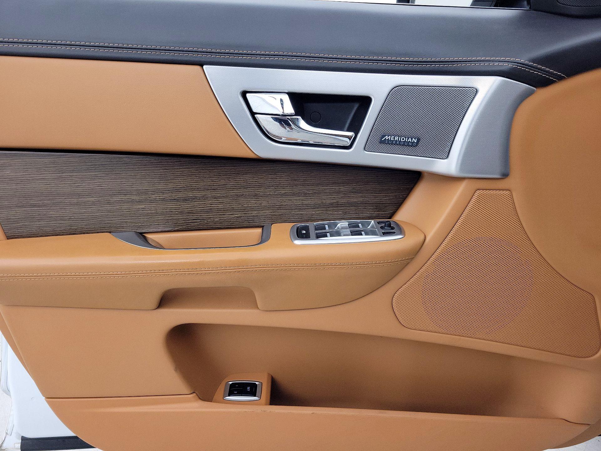Thumbnail: 2015 Jaguar XF - 12
