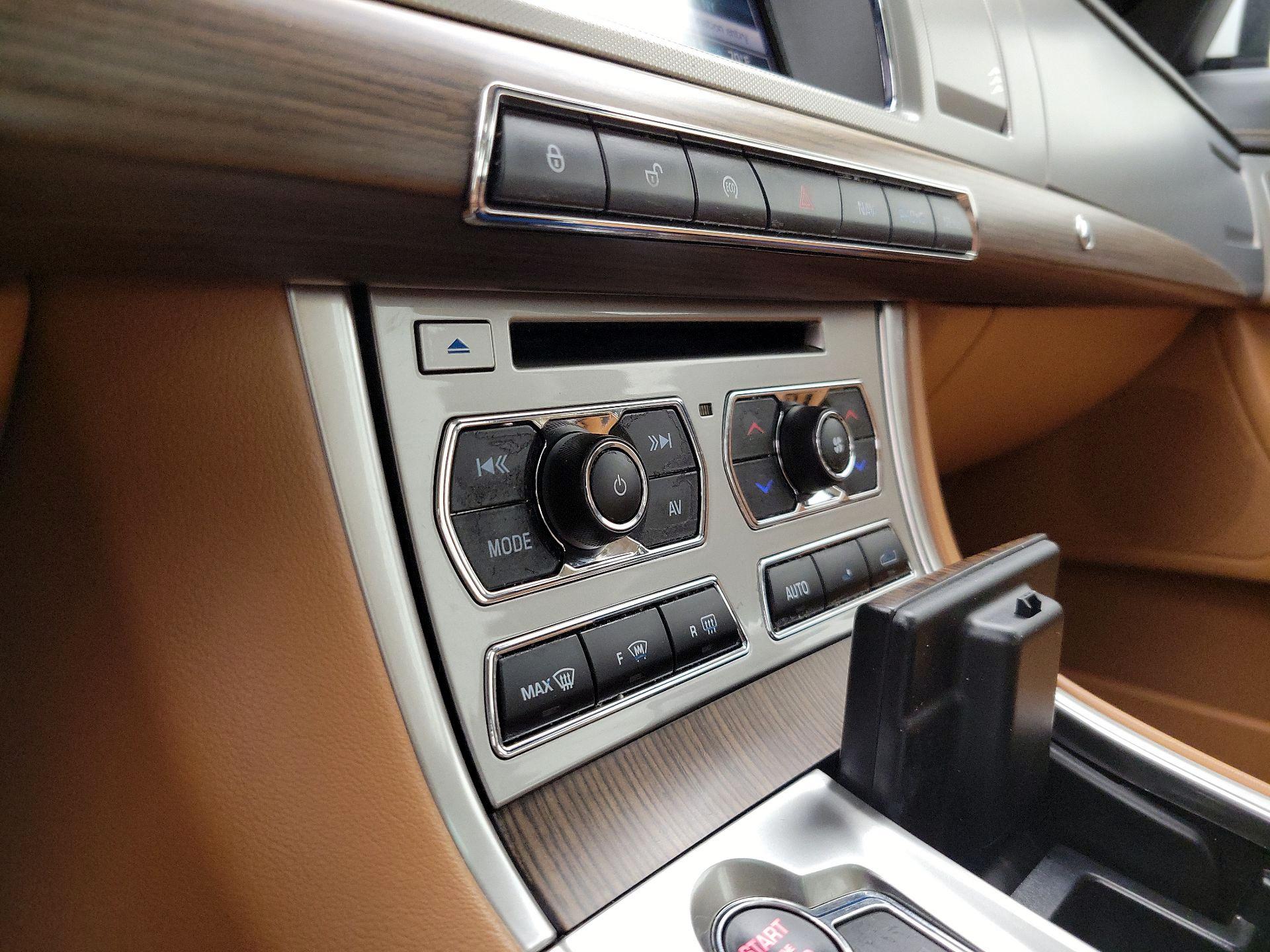 Thumbnail: 2015 Jaguar XF - 17