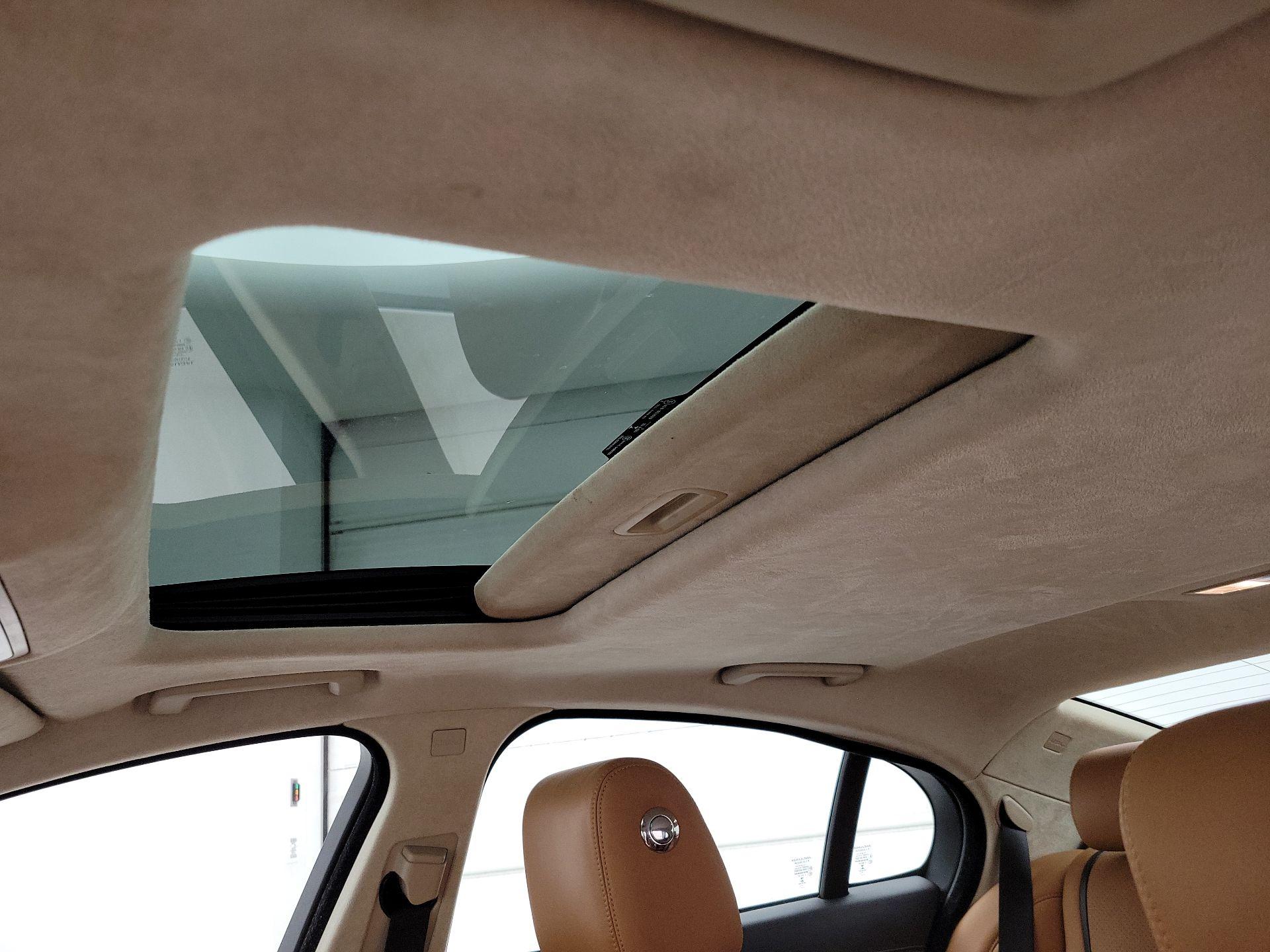 Thumbnail: 2015 Jaguar XF - 20