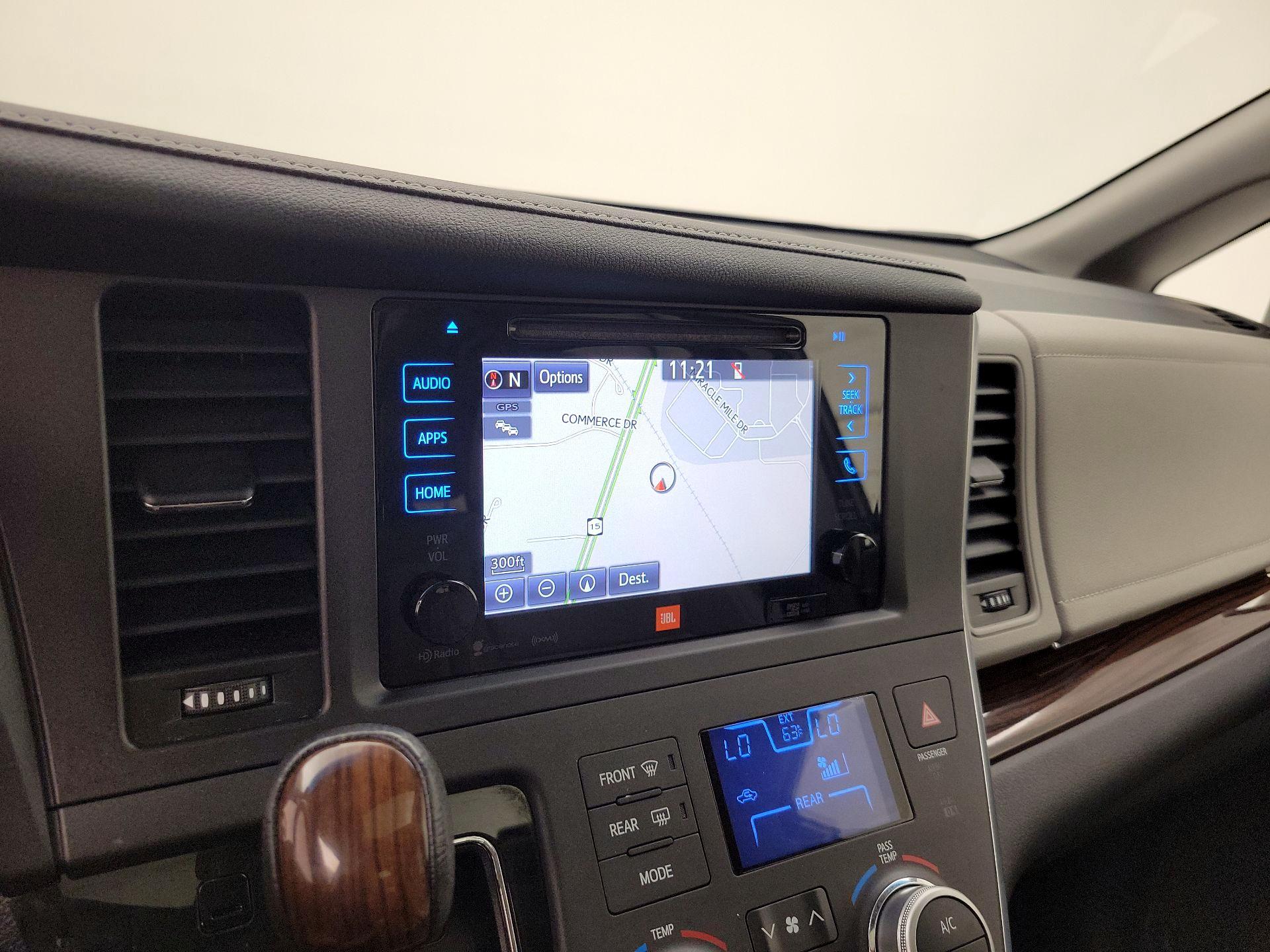 Thumbnail: 2016 Toyota Sienna - 14