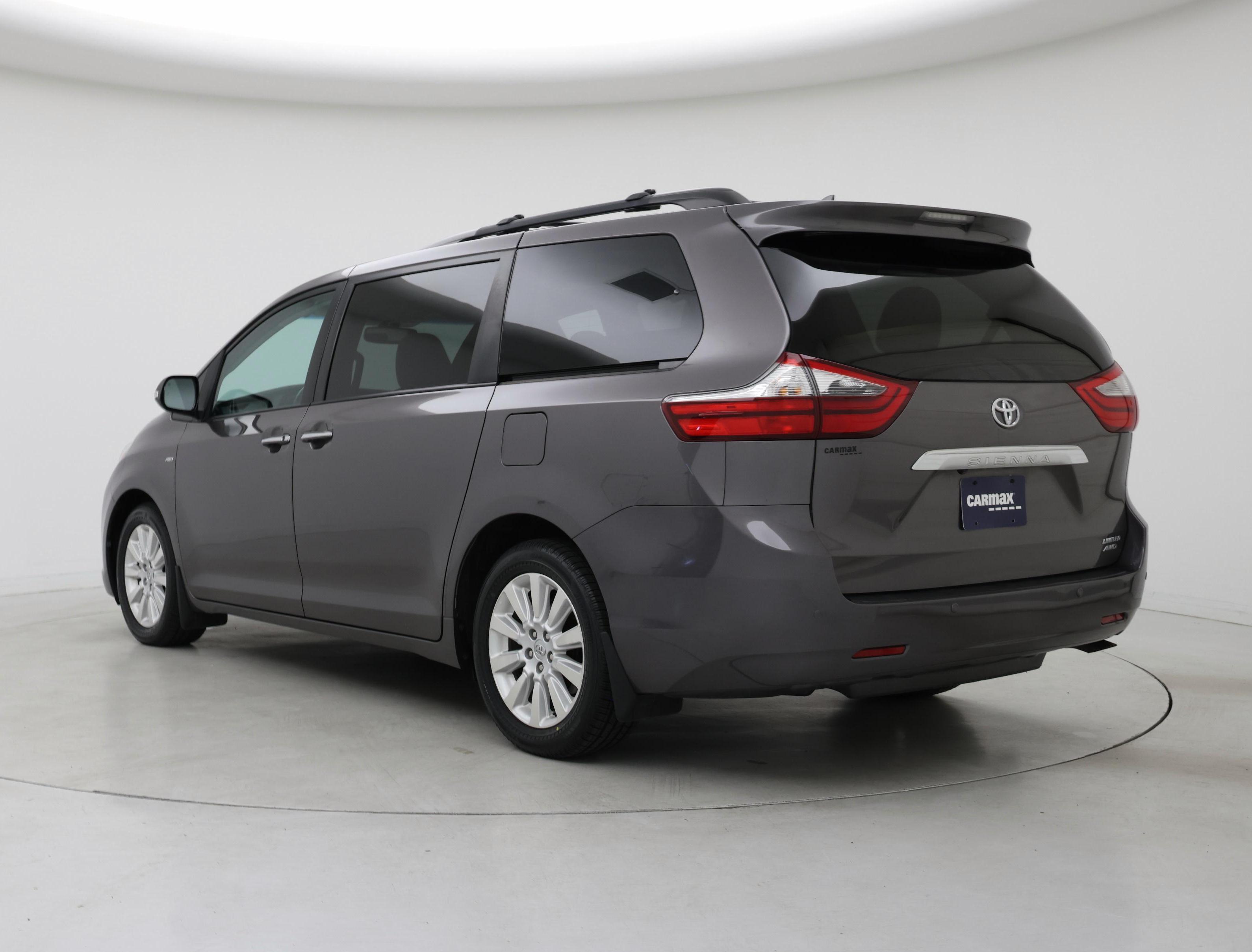 Thumbnail: 2016 Toyota Sienna - 2