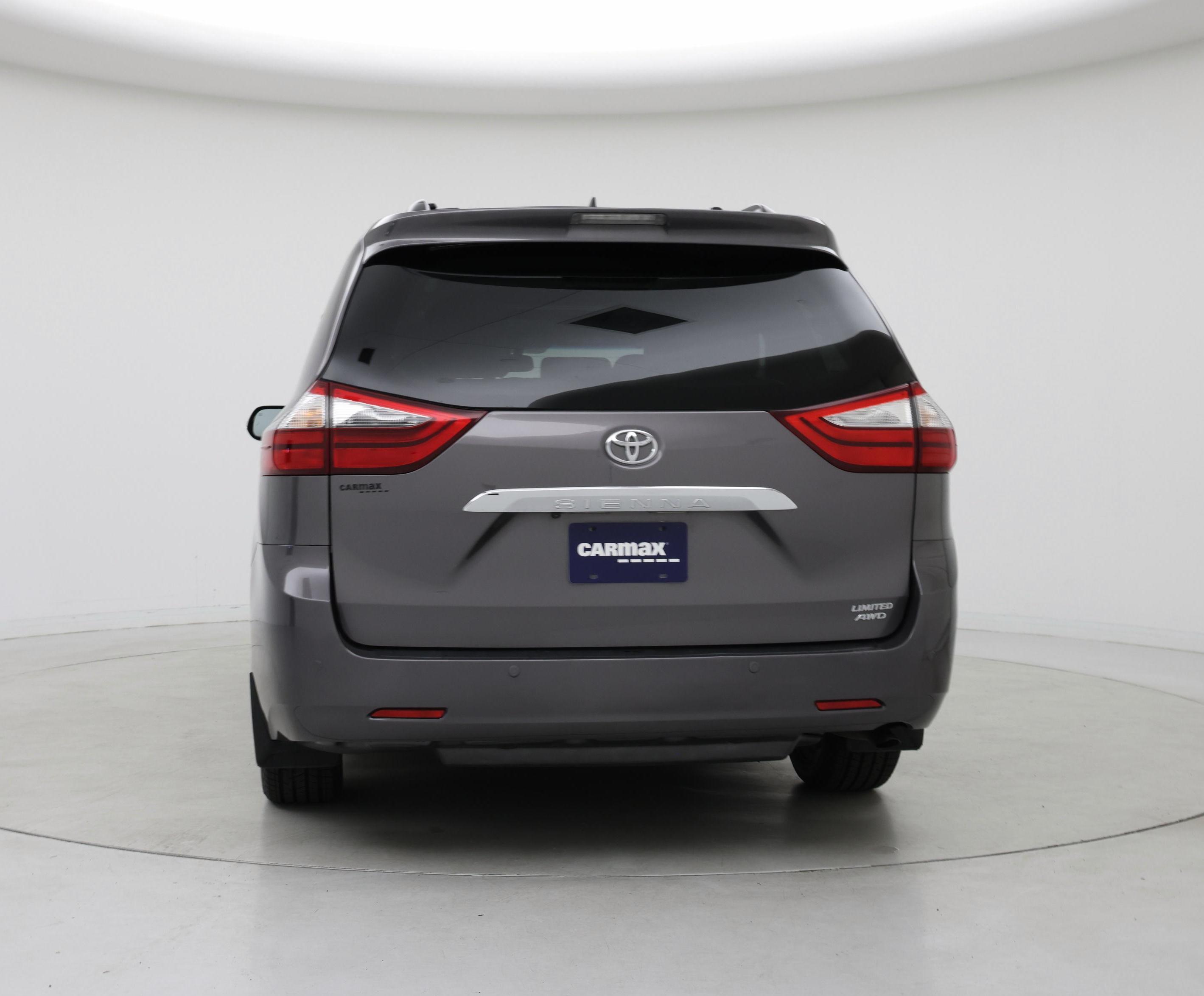 Thumbnail: 2016 Toyota Sienna - 6