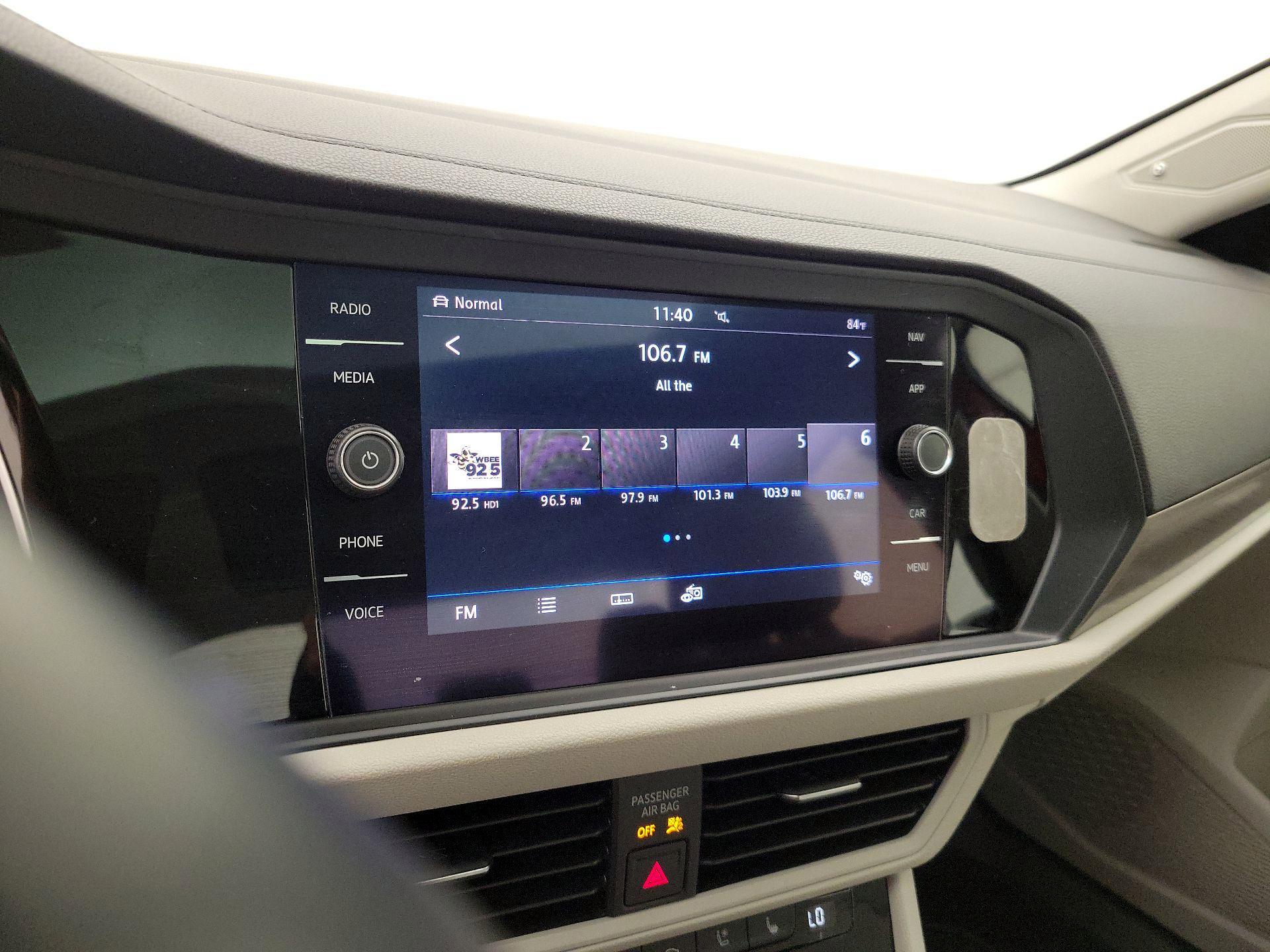 Thumbnail: 2019 Volkswagen Jetta - 16