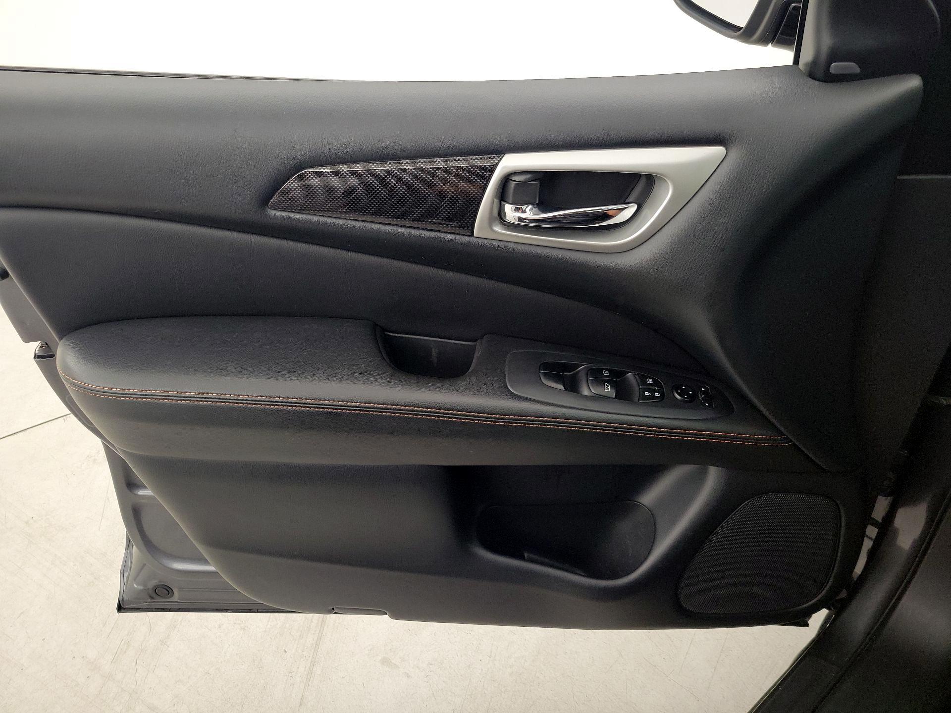 Thumbnail: 2019 Nissan Pathfinder - 12