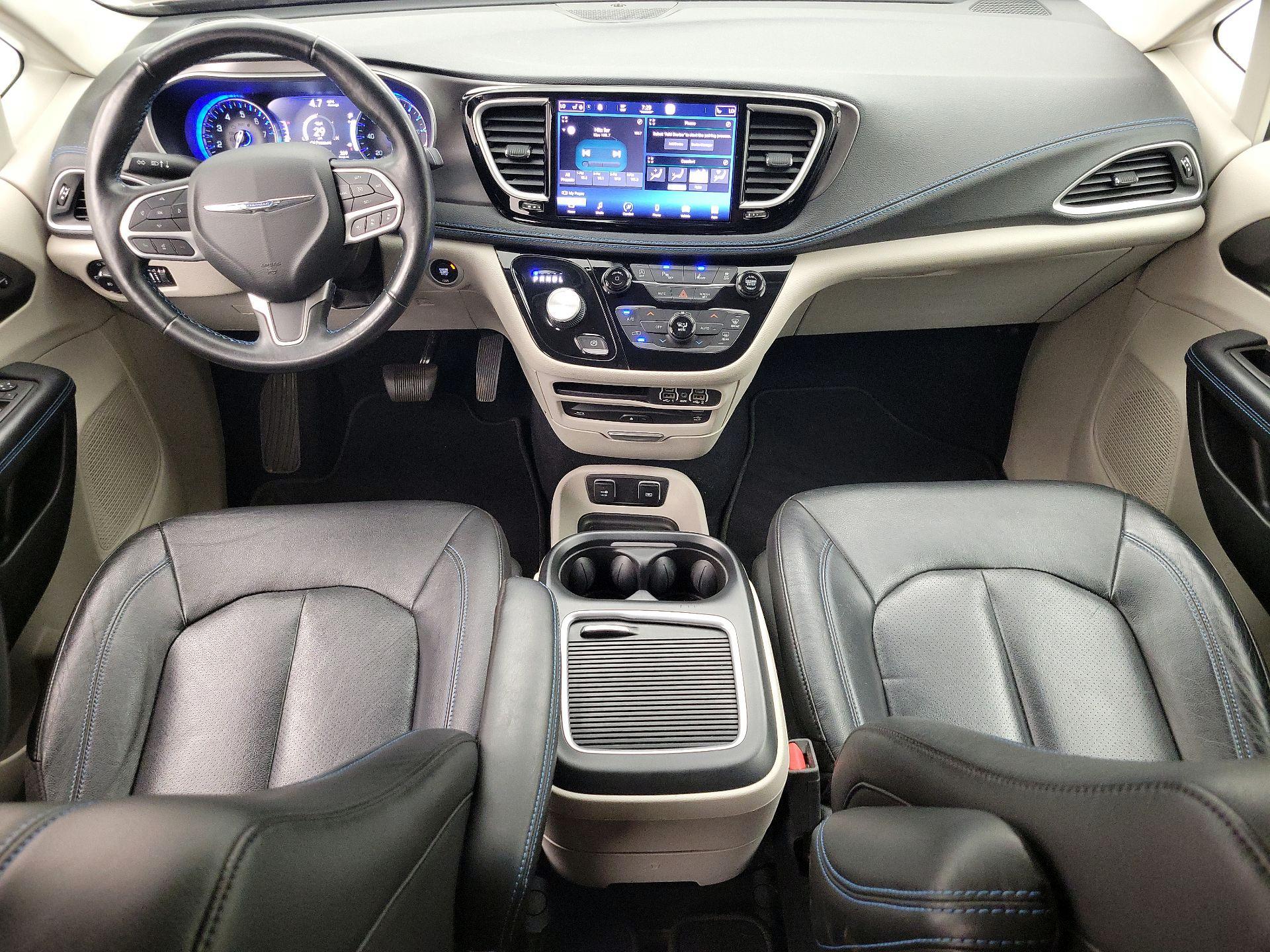 Thumbnail: 2021 Chrysler Pacifica - 9