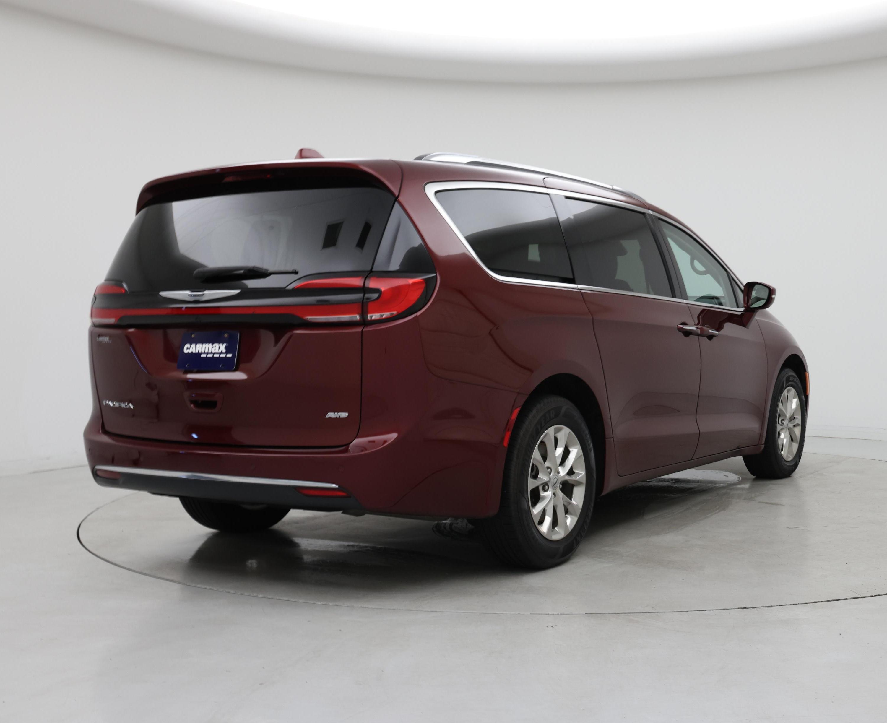 Thumbnail: 2021 Chrysler Pacifica - 8