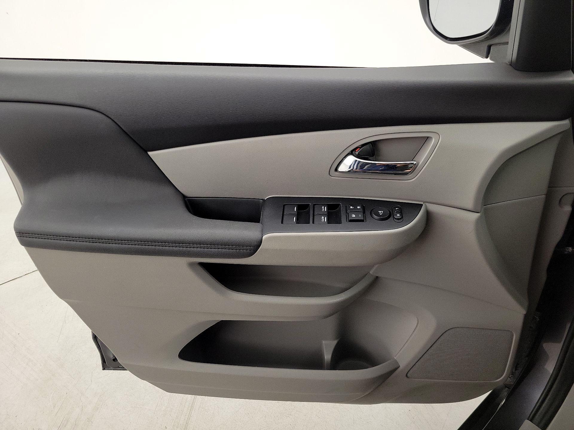 Thumbnail: 2015 Honda Odyssey - 12