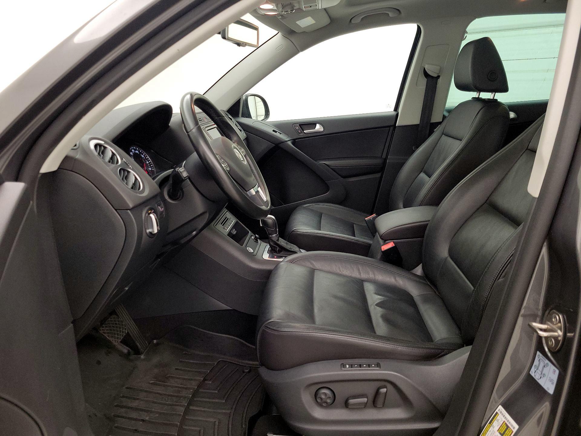 Thumbnail: 2016 Volkswagen Tiguan - 11