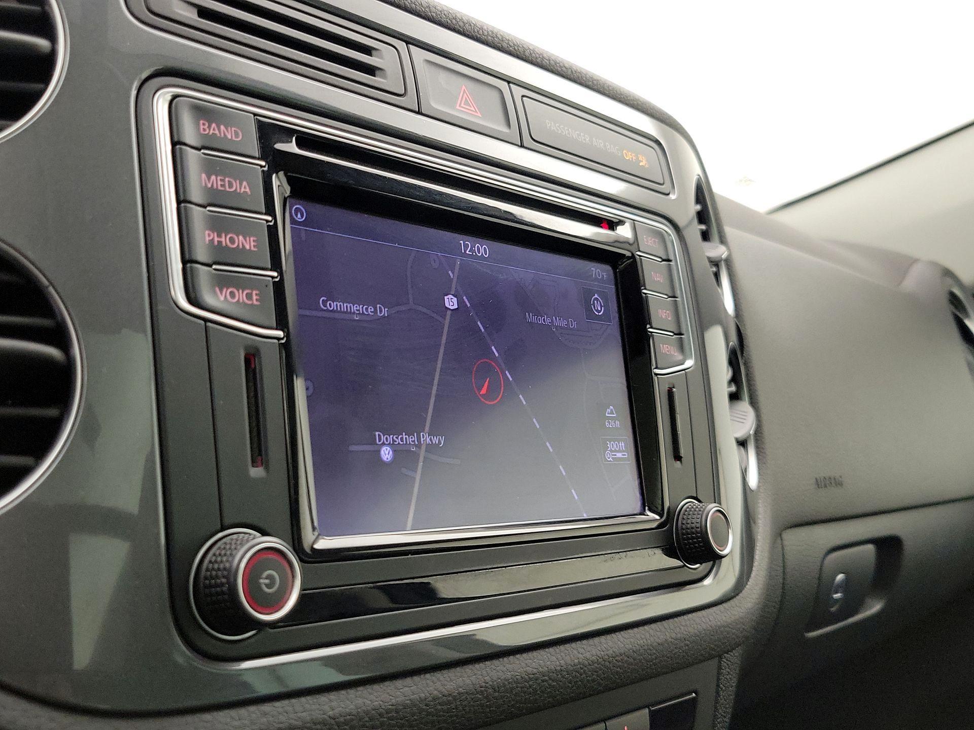 Thumbnail: 2016 Volkswagen Tiguan - 14