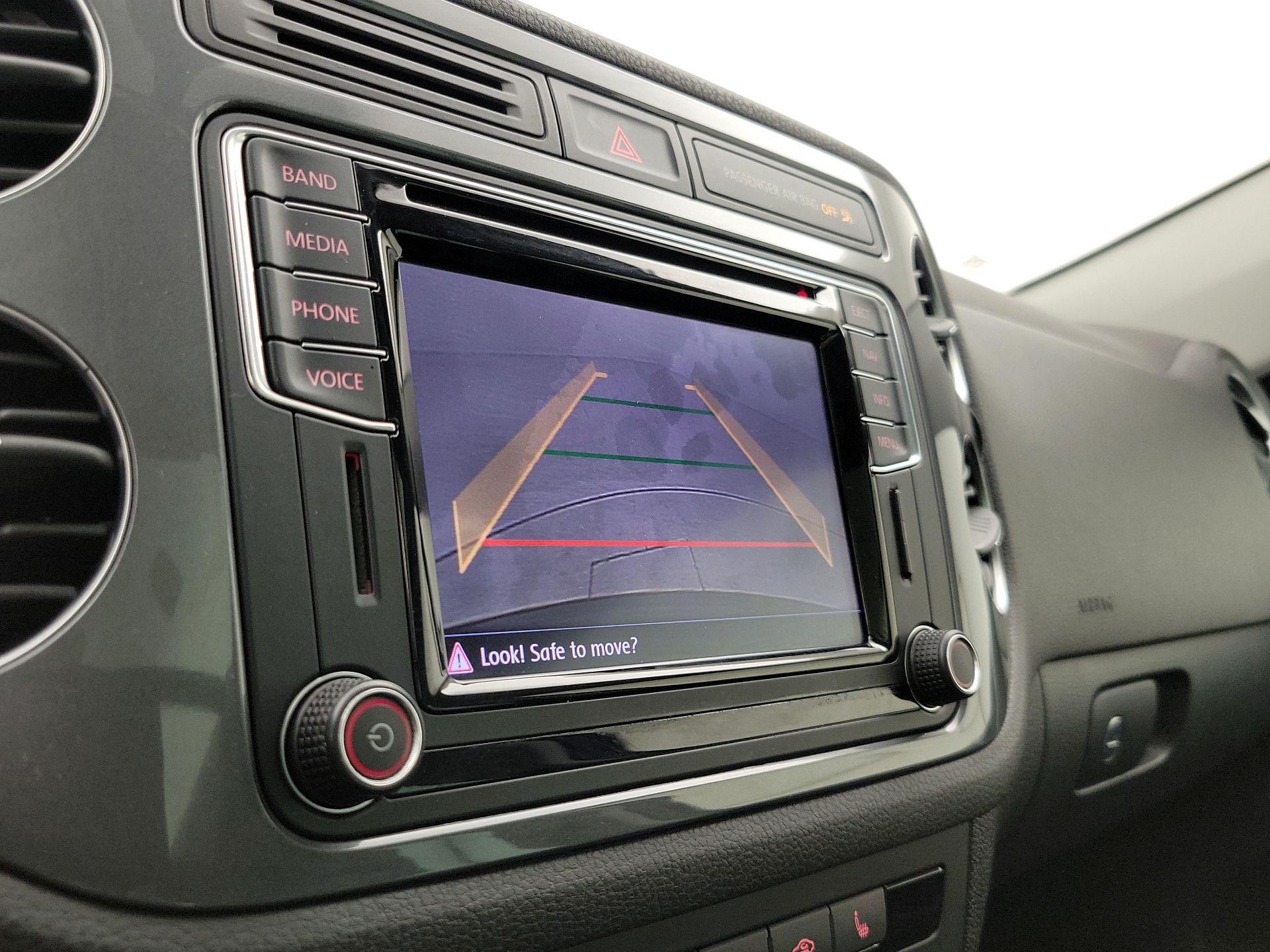 Thumbnail: 2016 Volkswagen Tiguan - 15