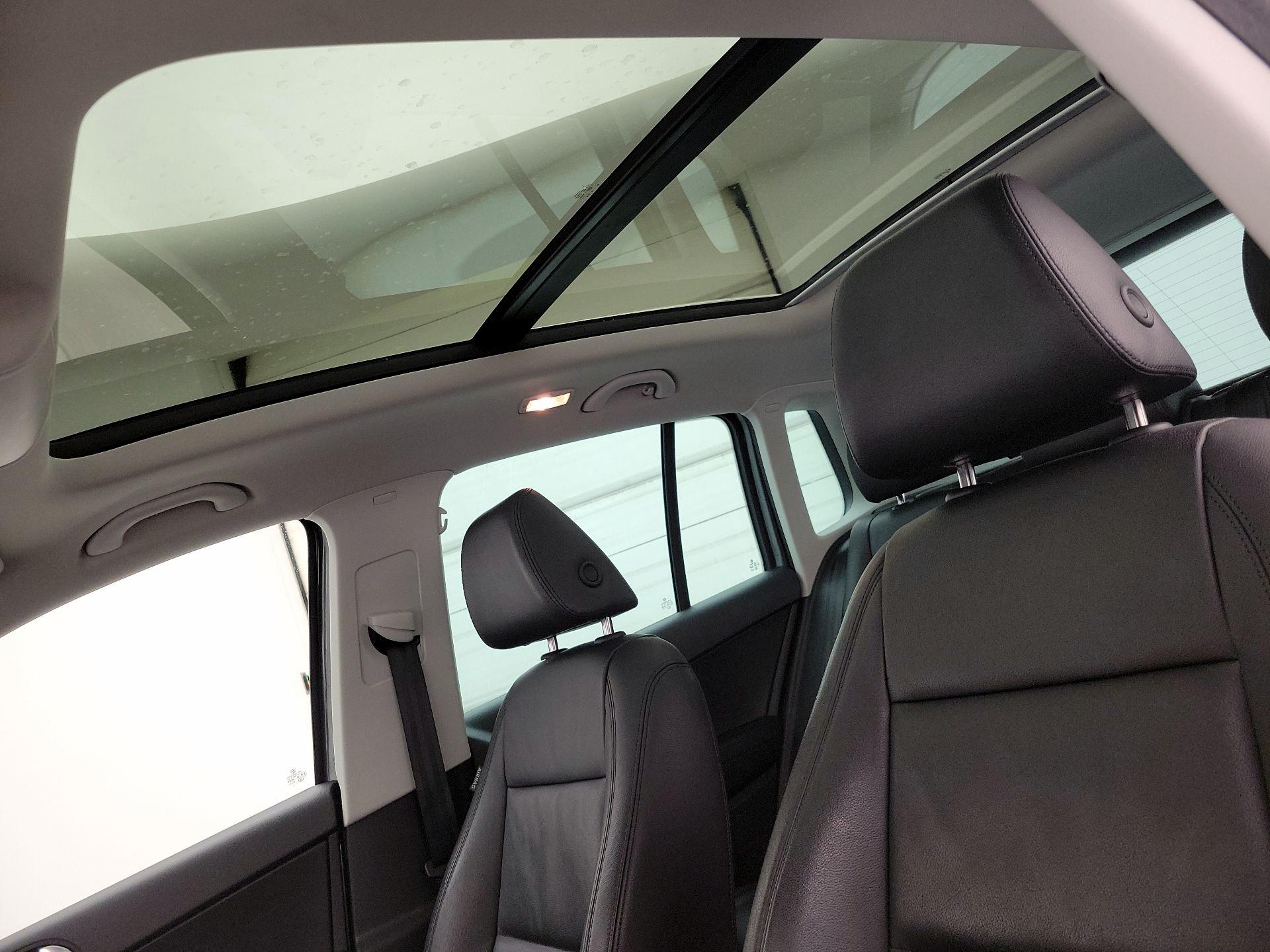 Thumbnail: 2016 Volkswagen Tiguan - 20