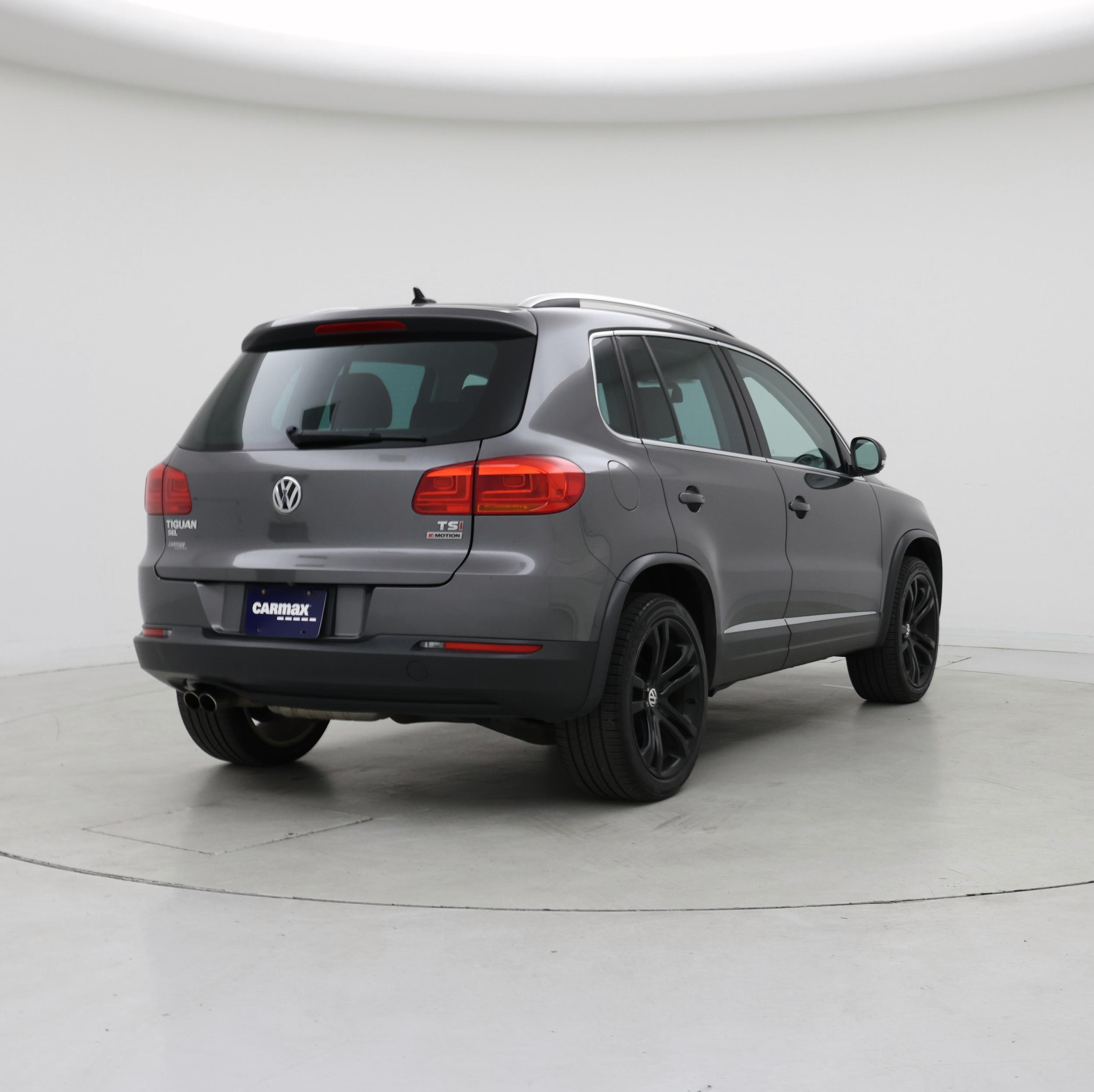 Thumbnail: 2016 Volkswagen Tiguan - 8