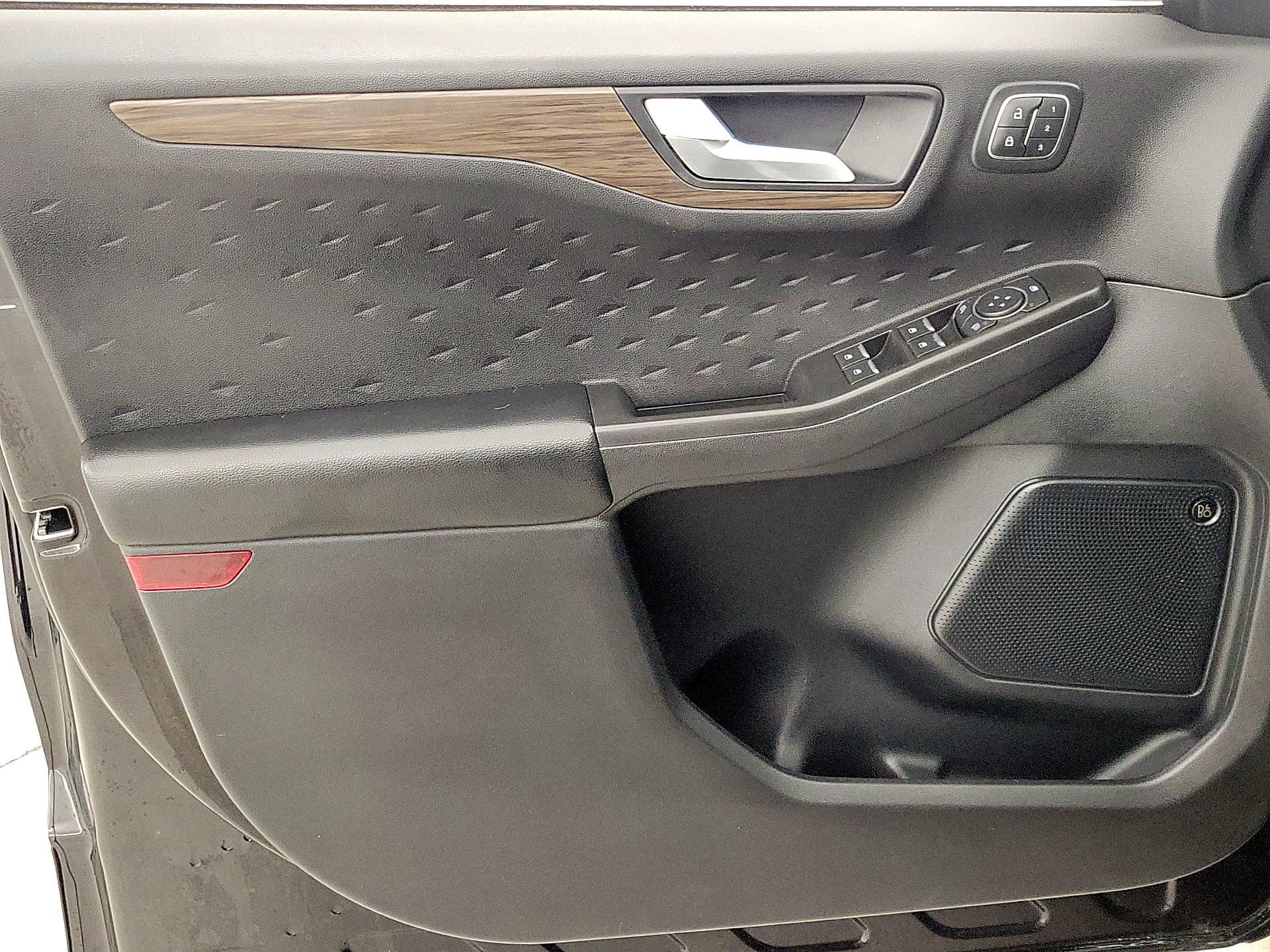 Thumbnail: 2020 Ford Escape - 12