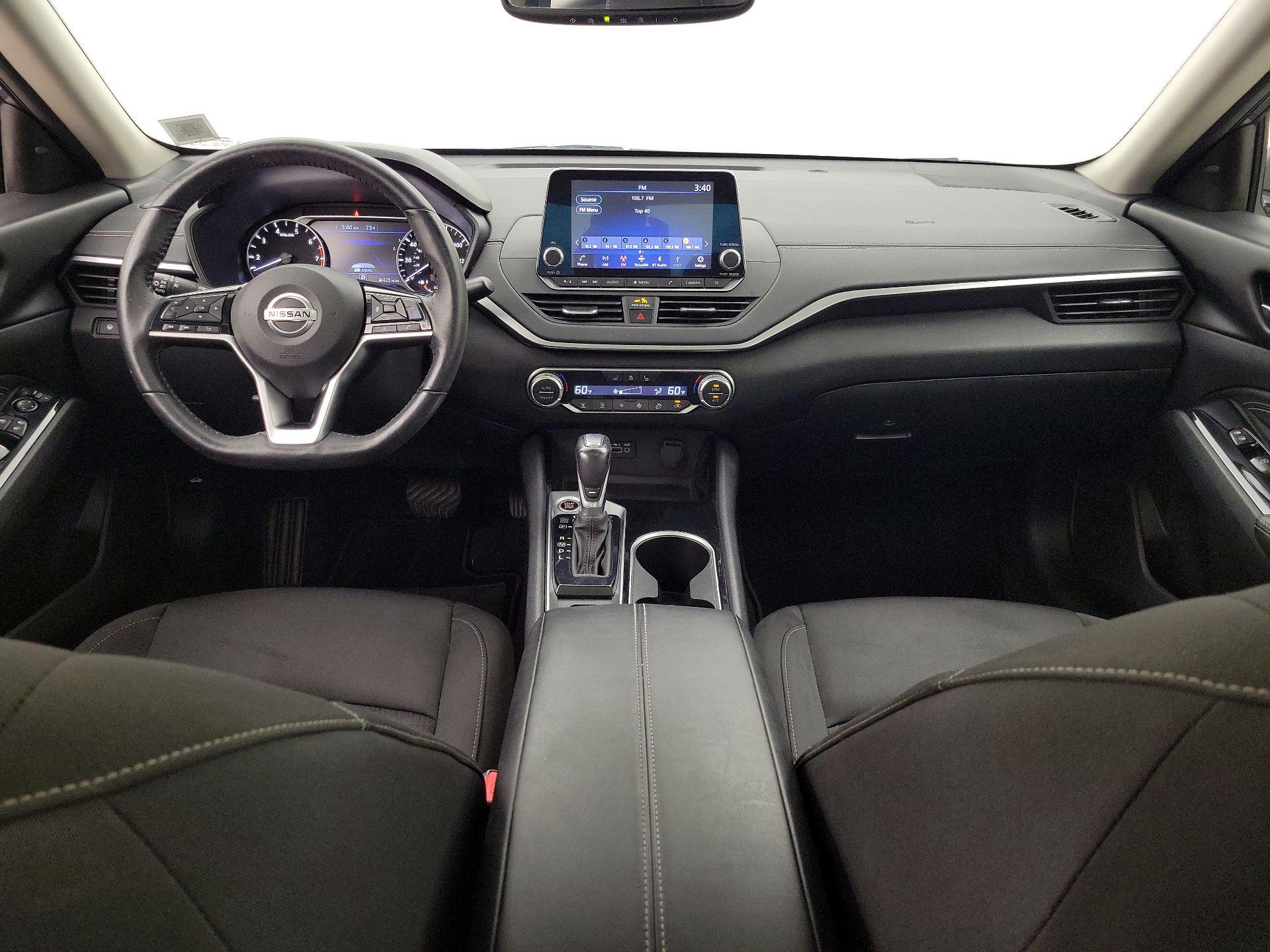 Thumbnail: 2020 Nissan Altima - 9