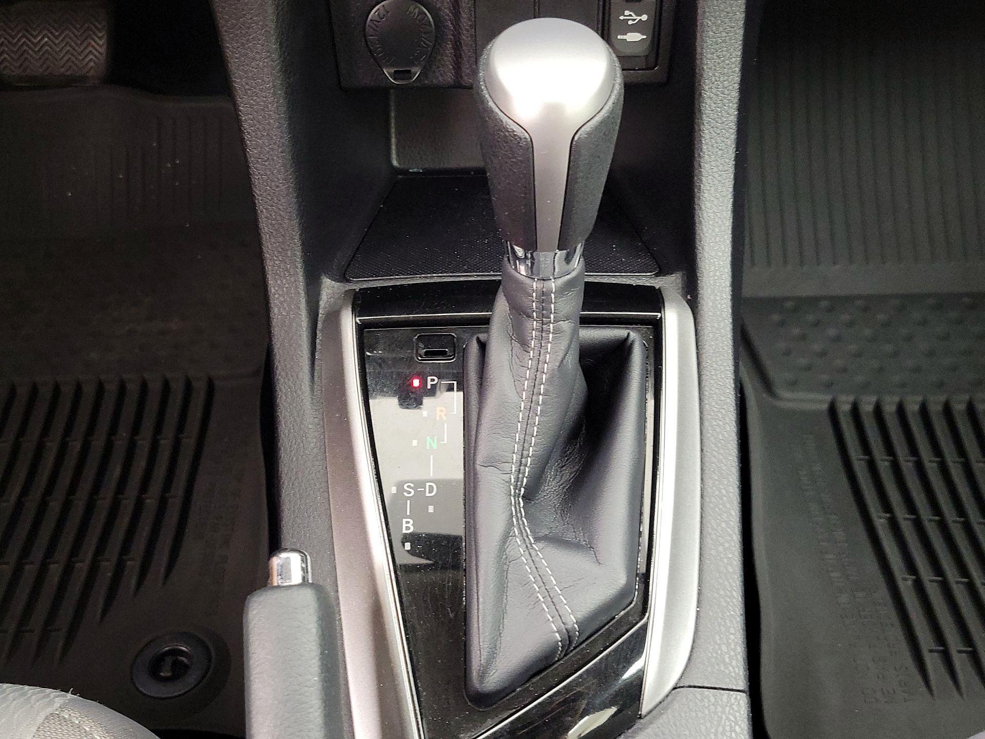 Thumbnail: 2015 Toyota Corolla - 17