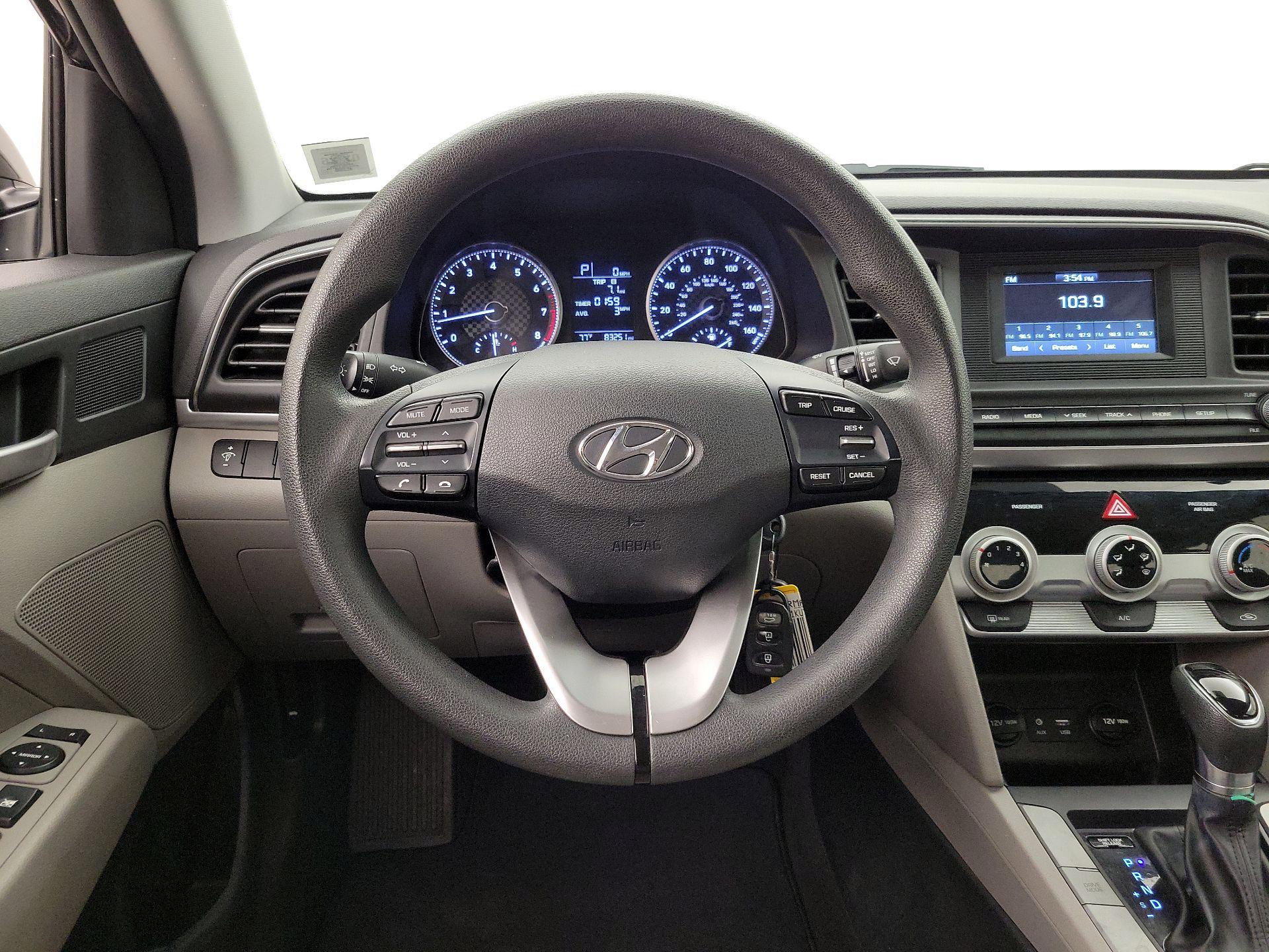 Thumbnail: 2019 Hyundai Elantra - 10