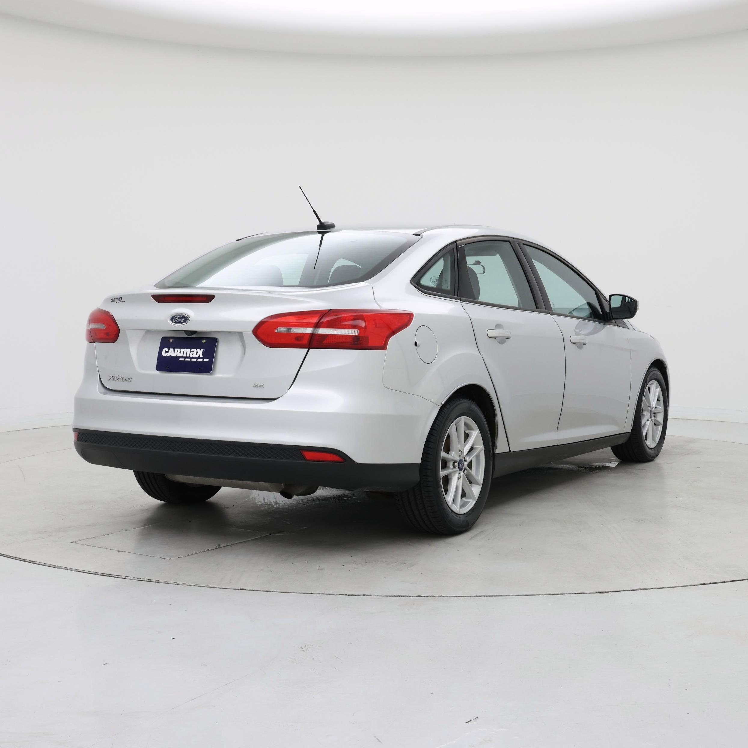 Thumbnail: 2016 Ford Focus - 8