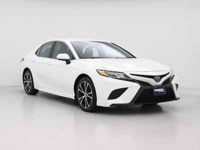 White 2018 Toyota Camry SE