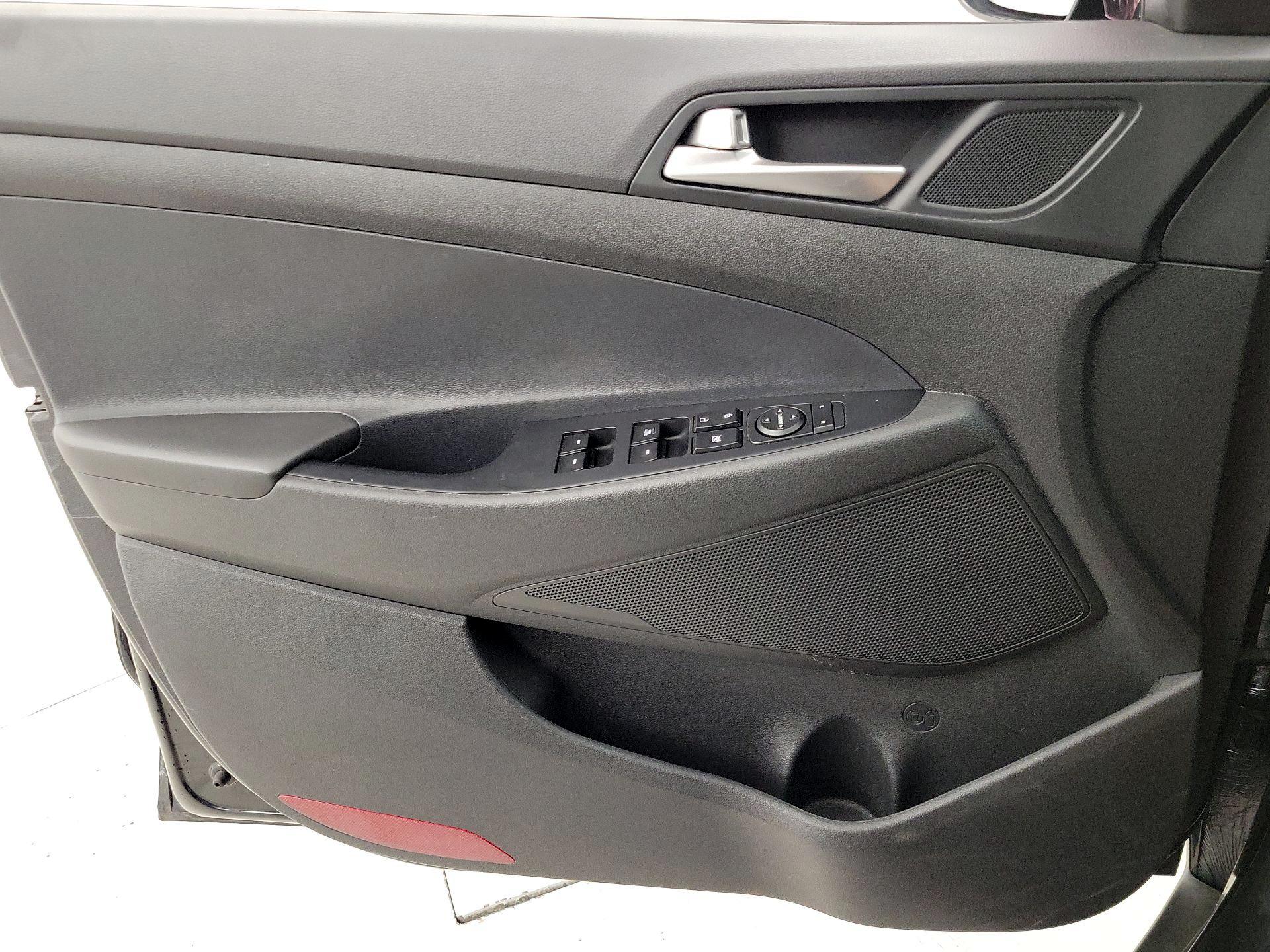Thumbnail: 2019 Hyundai Tucson - 12