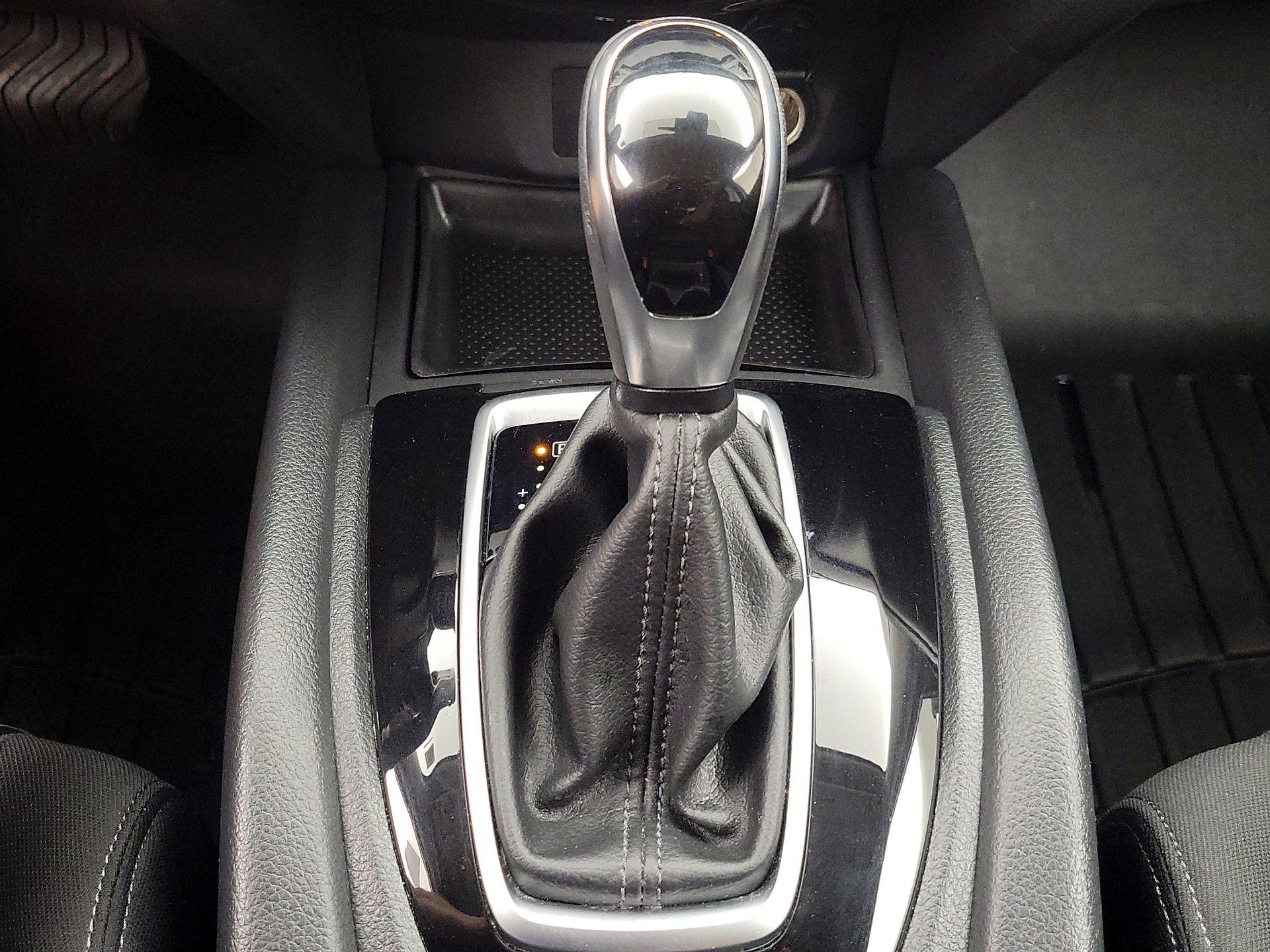 Thumbnail: 2019 Nissan Rogue - 17