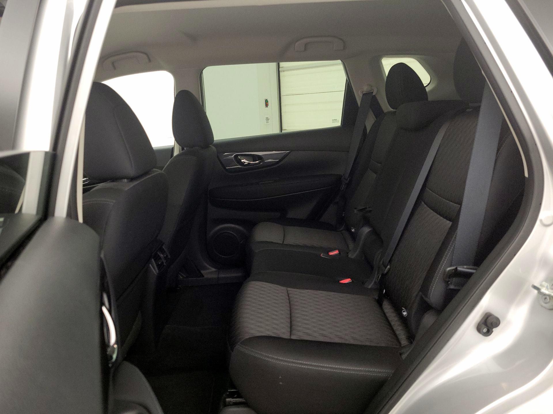 Thumbnail: 2019 Nissan Rogue - 19