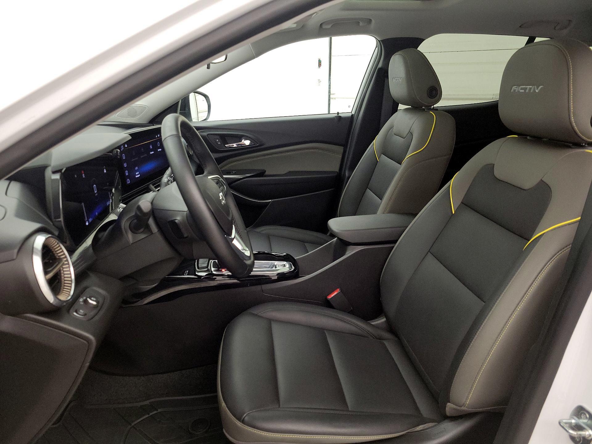 Thumbnail: 2024 Chevrolet Trax - 11