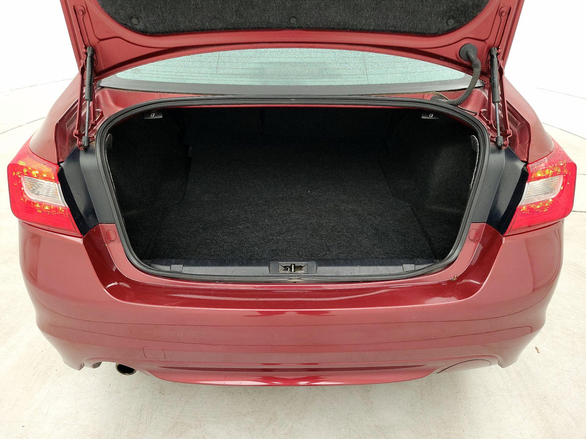 Thumbnail: 2015 Subaru Legacy - 20
