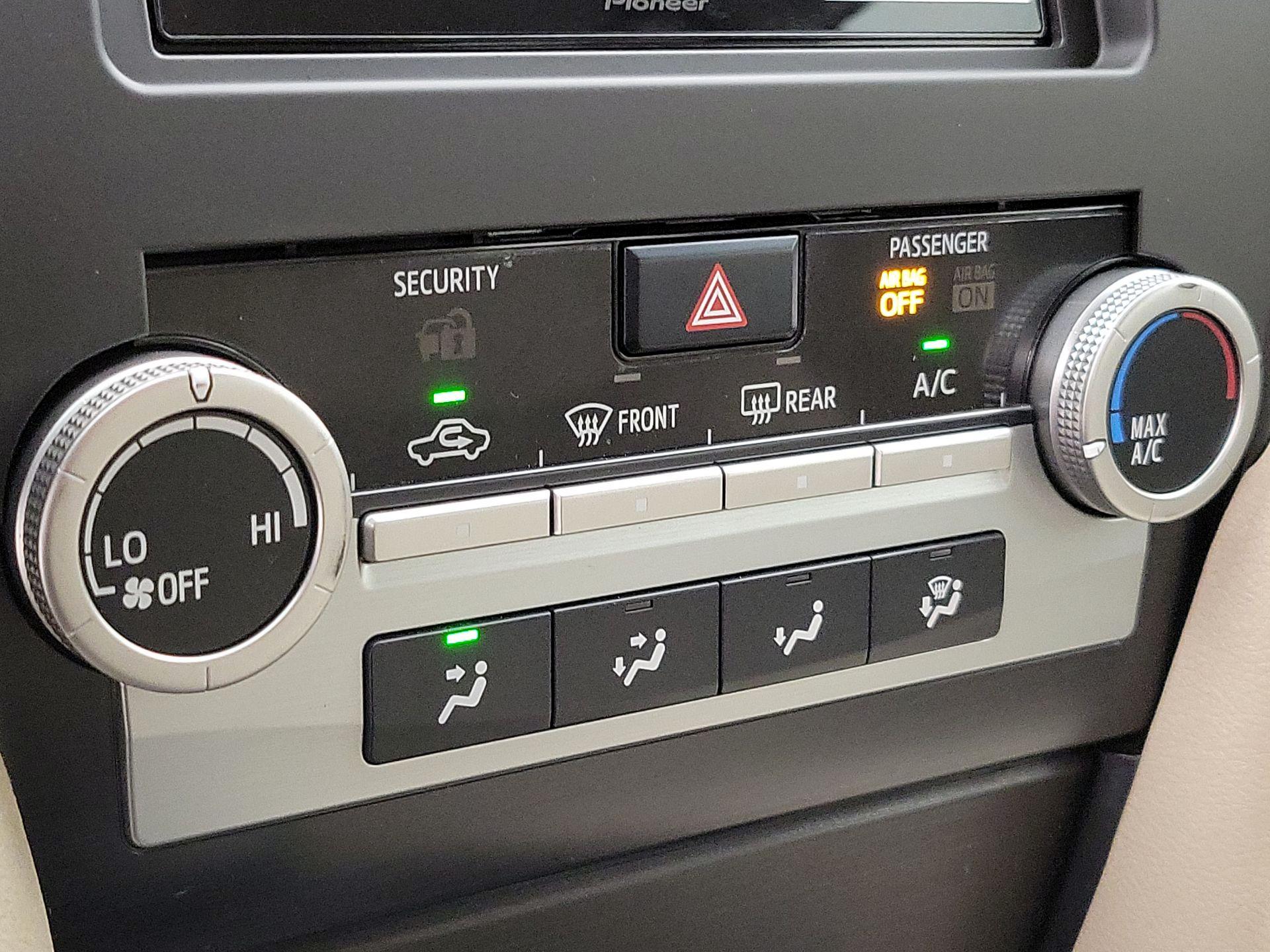 Thumbnail: 2014 Toyota Camry - 15