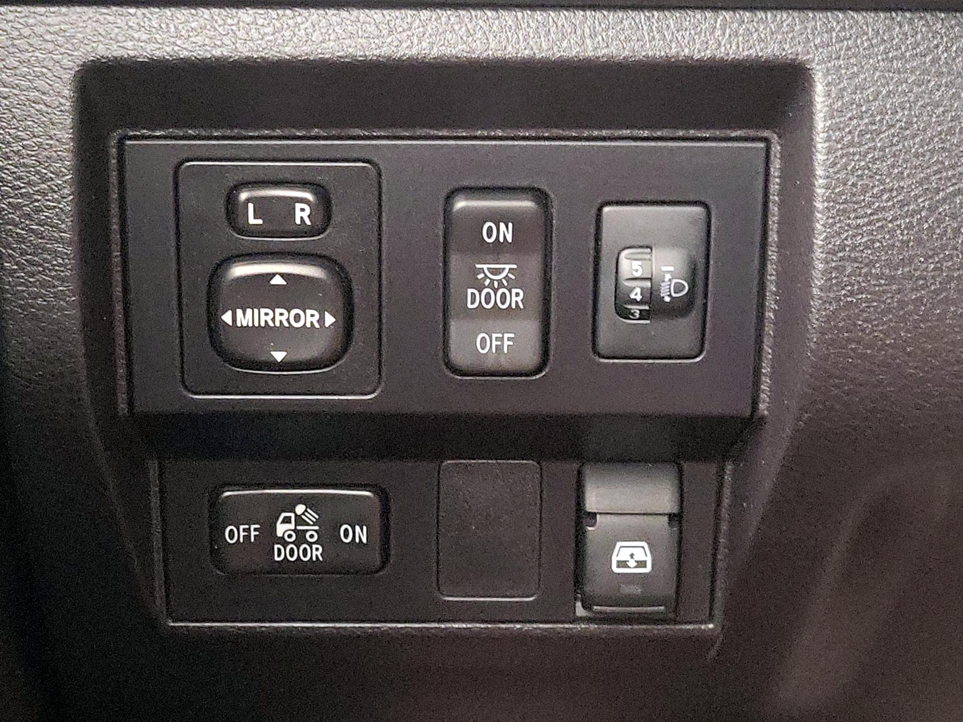 Thumbnail: 2016 Toyota Tundra - 13
