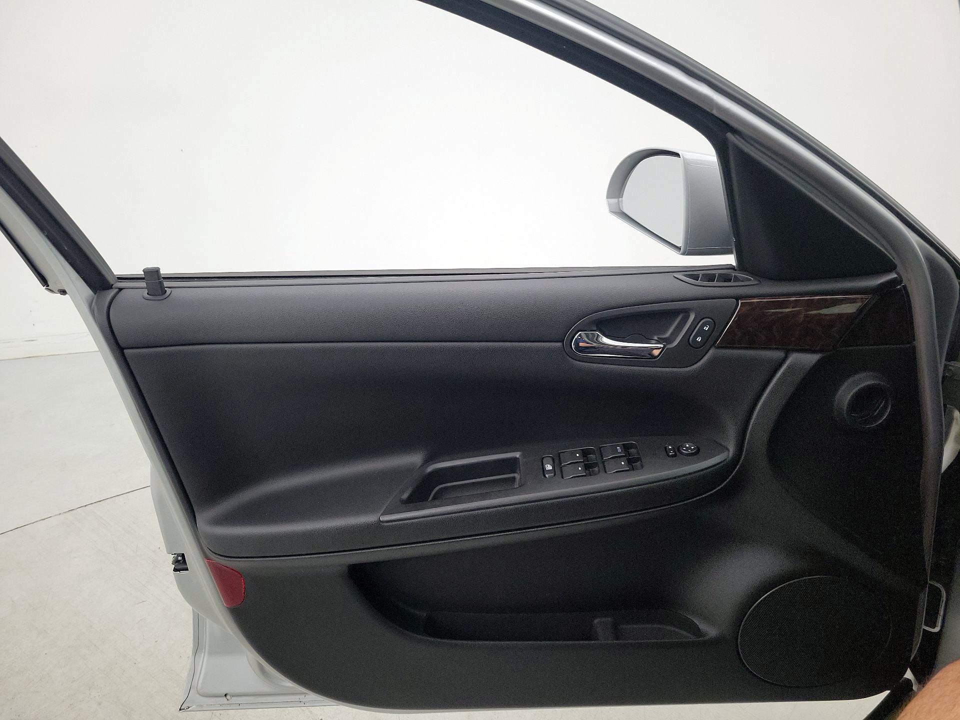Thumbnail: 2014 Chevrolet Impala - 12